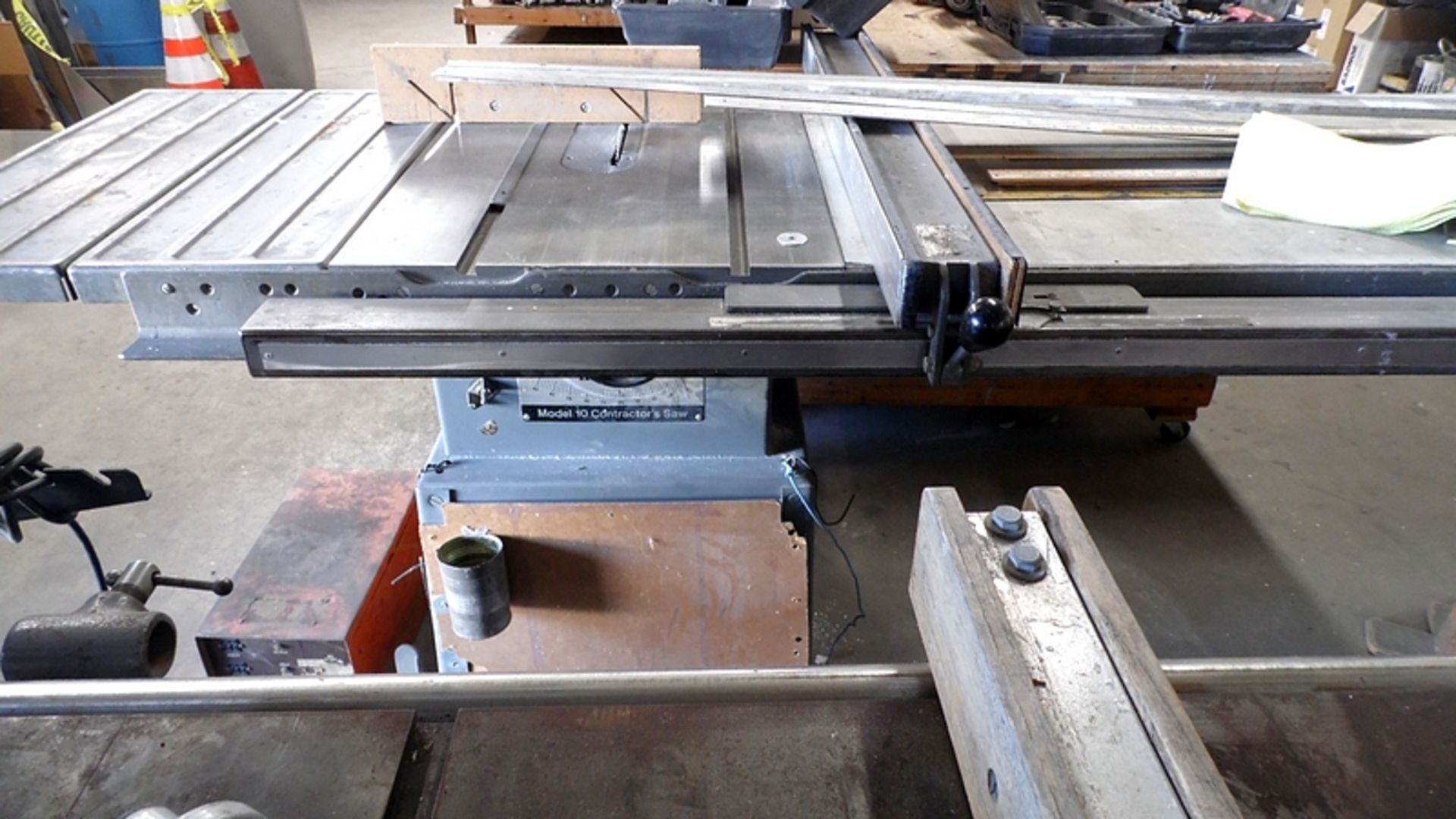 DELTA MODEL 10 TABLE SAW