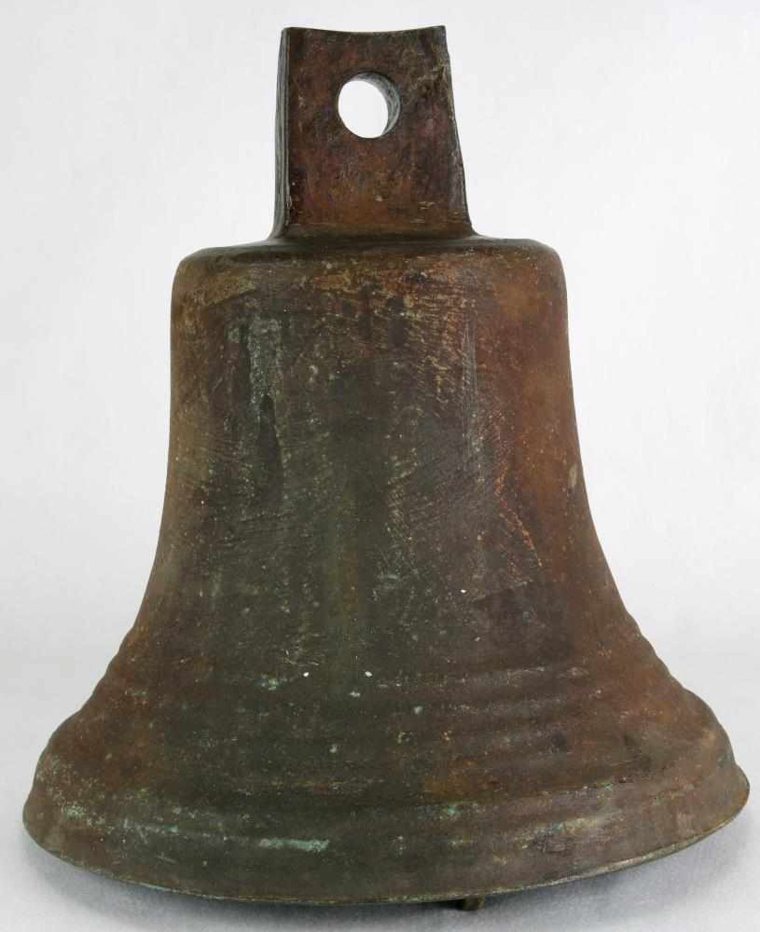 Kirchenglocke Deutsch 18./19. Jahrhundert. Bronze mit Patina. Durchmesser ca. 26 cm, Höhe ca. 26 cm,