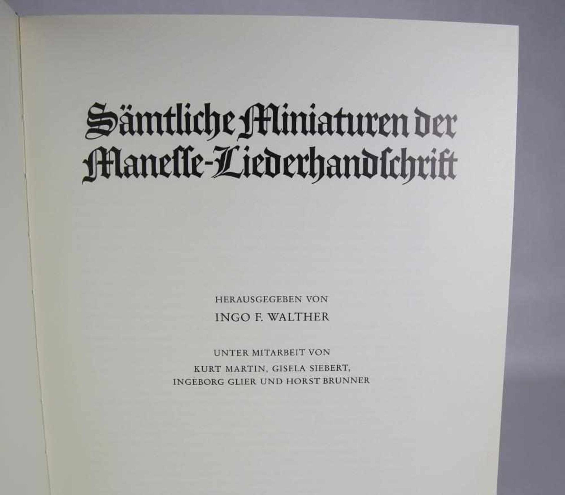 Ingo F. Walther (Hrsg.) Sämtliche Miniaturen der Manesse-Liederhandschrift. Georgi, Aachen 1979. - Bild 2 aus 3