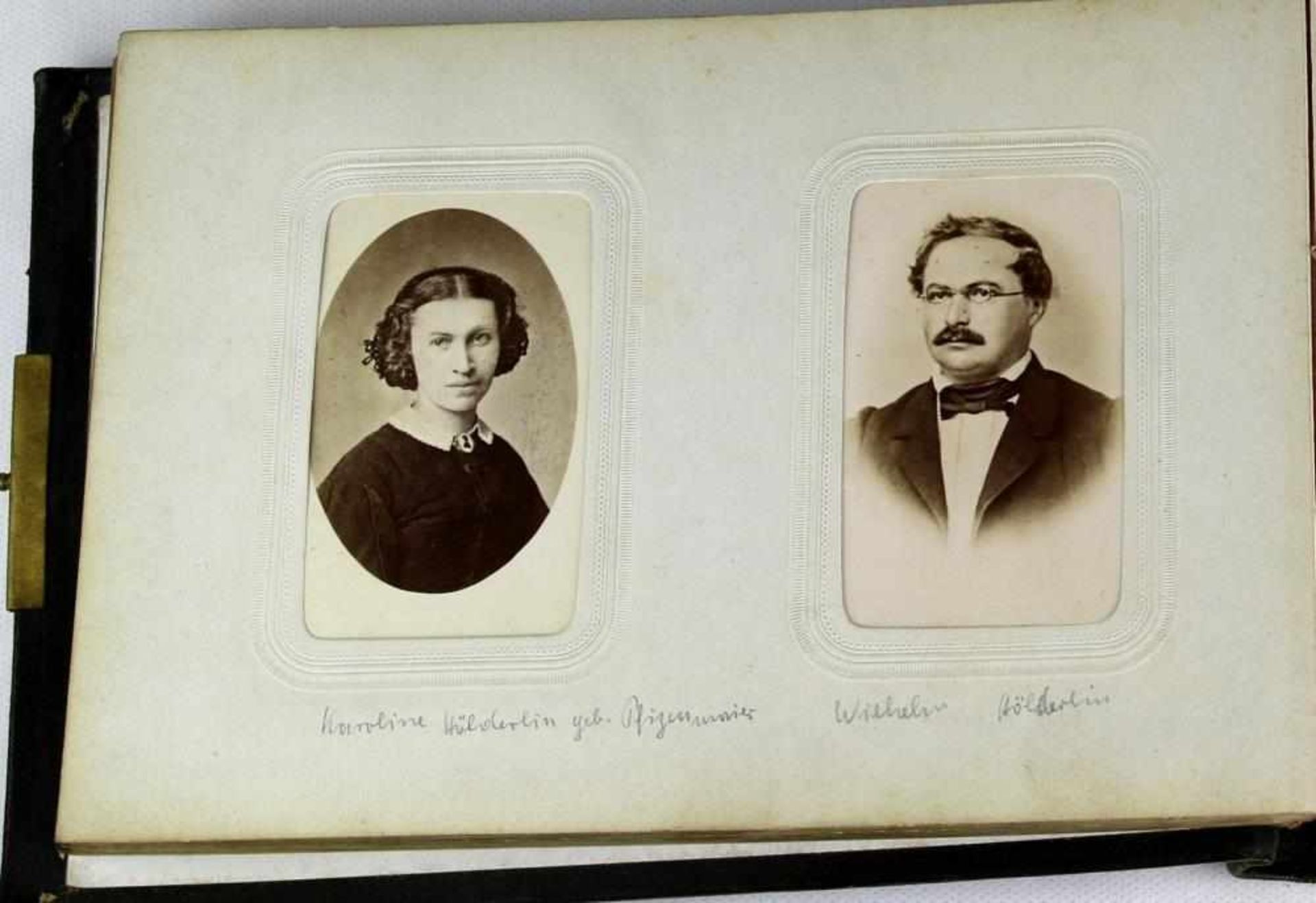 Fotoalbum. 19. Jahrhundert. Ca. 100 Fotos u.a. Familie Hölderlin.