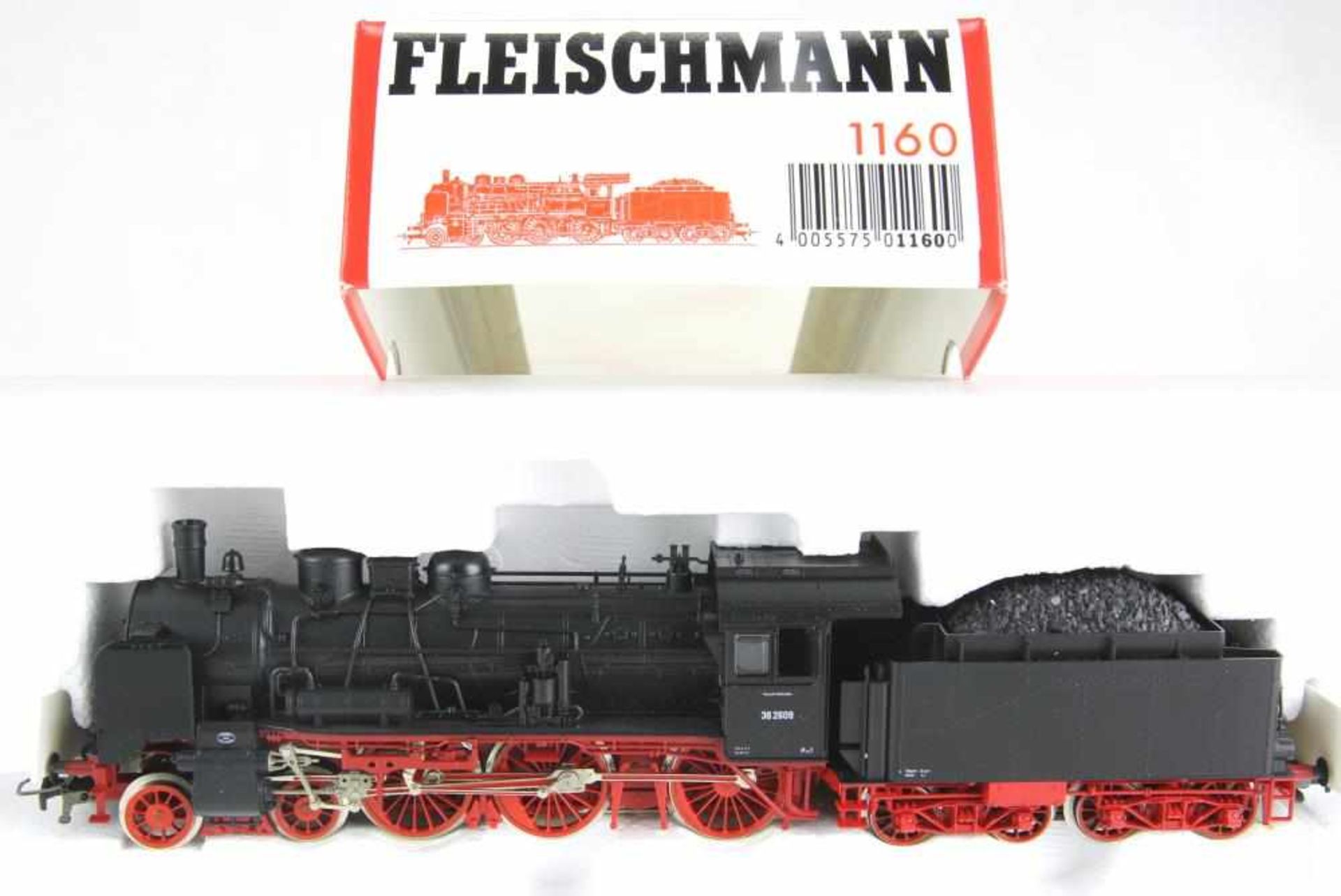 Dampflok mit Tender. Fleischmann H0 1160, umgebaut auf Wechselstrom. Deutsche Reichsbahn 38 2609.