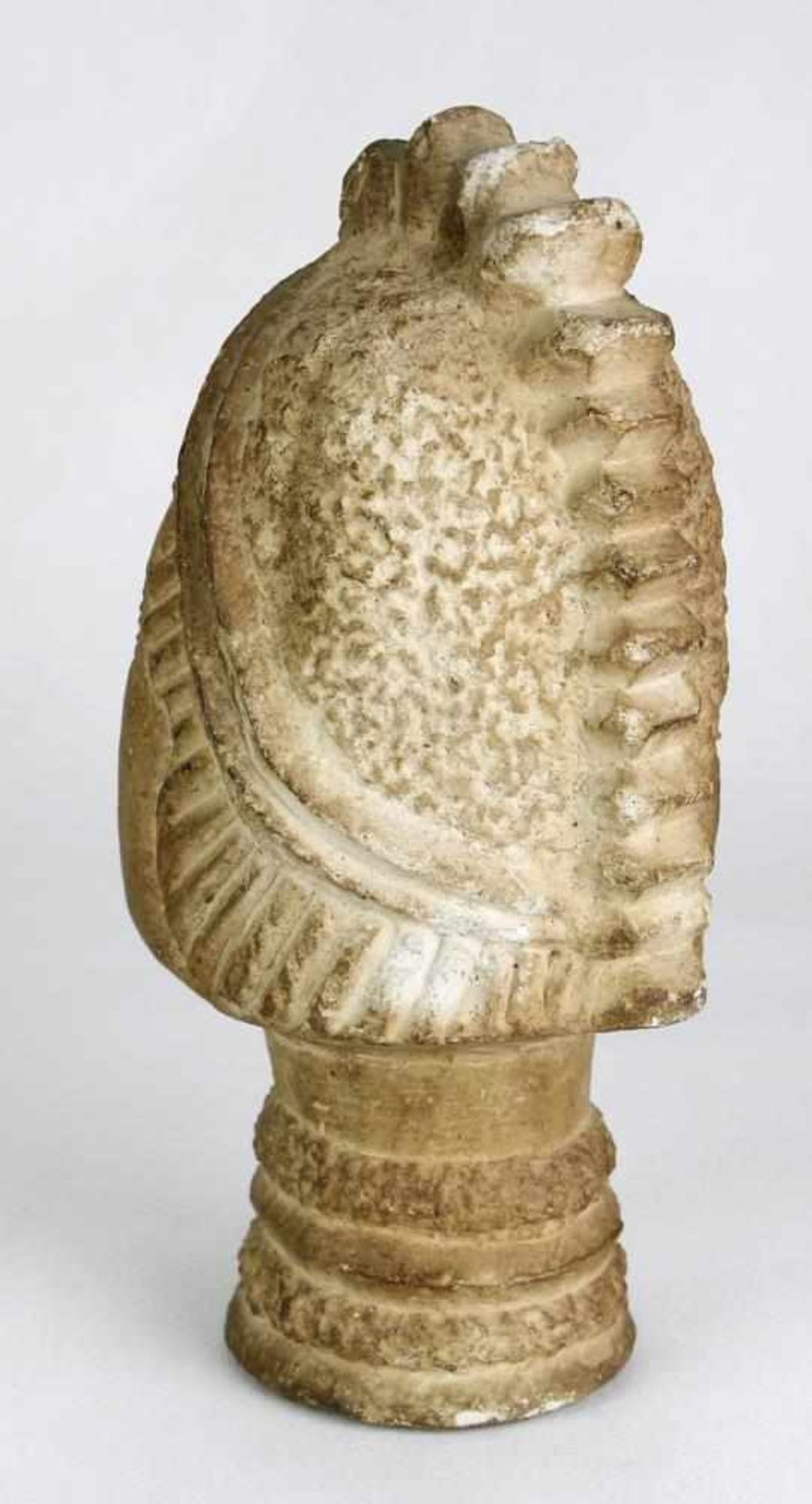 Antike Büste. Wohl griechisch. Stein in Form eines Kopfes gehauen. Durchmesser ca. 12 cm, Höhe ca. - Bild 3 aus 4