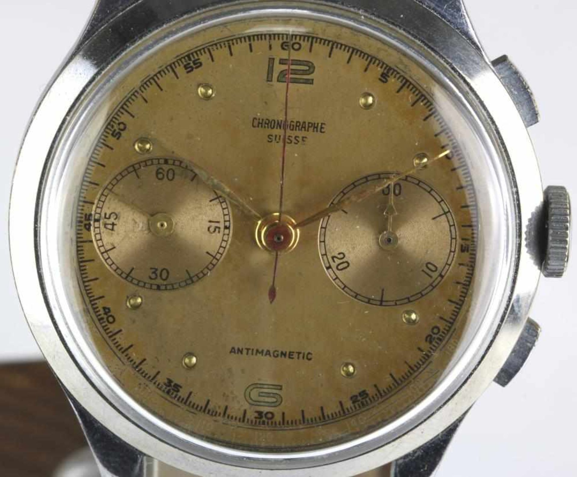 Chronograph 1930-er Jahre. Schweiz. Handaufzugswerk mit Chronographenfunktion im Metallgehäuse mit - Bild 2 aus 3