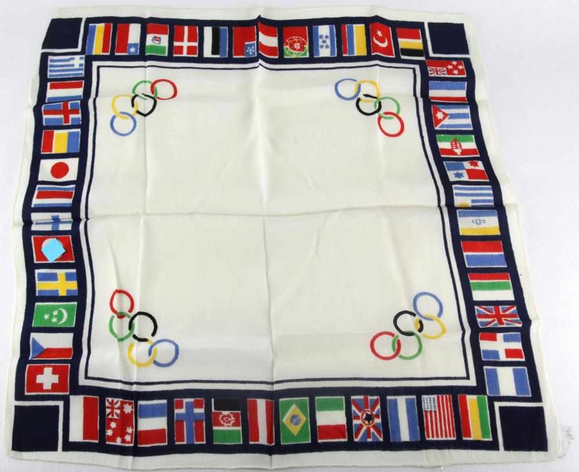 Halstuch Olympiade 1936. Das offizielle Halstuch der Olympiade für Athleten und Funktionäre. Größe - Bild 2 aus 2