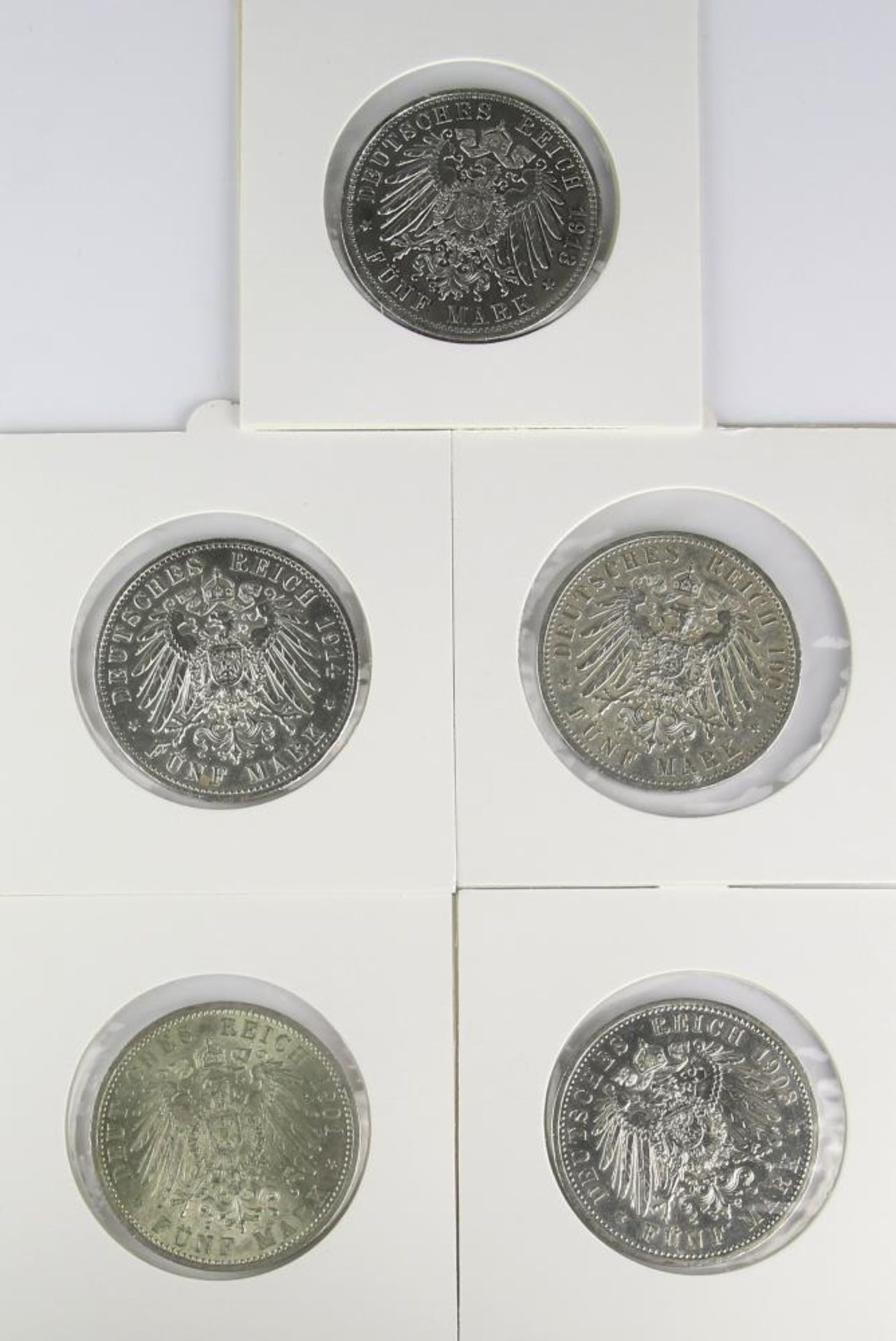 Fünf Münzen Kaiserreich. 5 x fünf Mark Preussen, 1901, 1908, 1913 und 1914. Im Blister. Zustand - Bild 2 aus 2