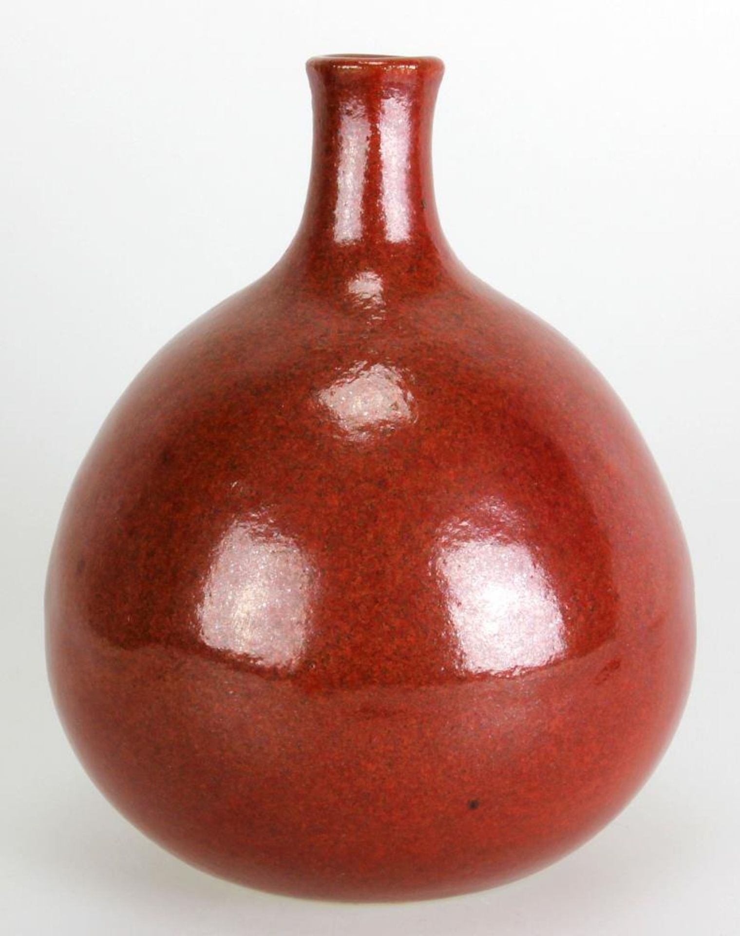 Horst Kerstan 1941 Frankfurt – 2005 Kandern. Vase in Apfelform. Heller Scherben mit rötlich/