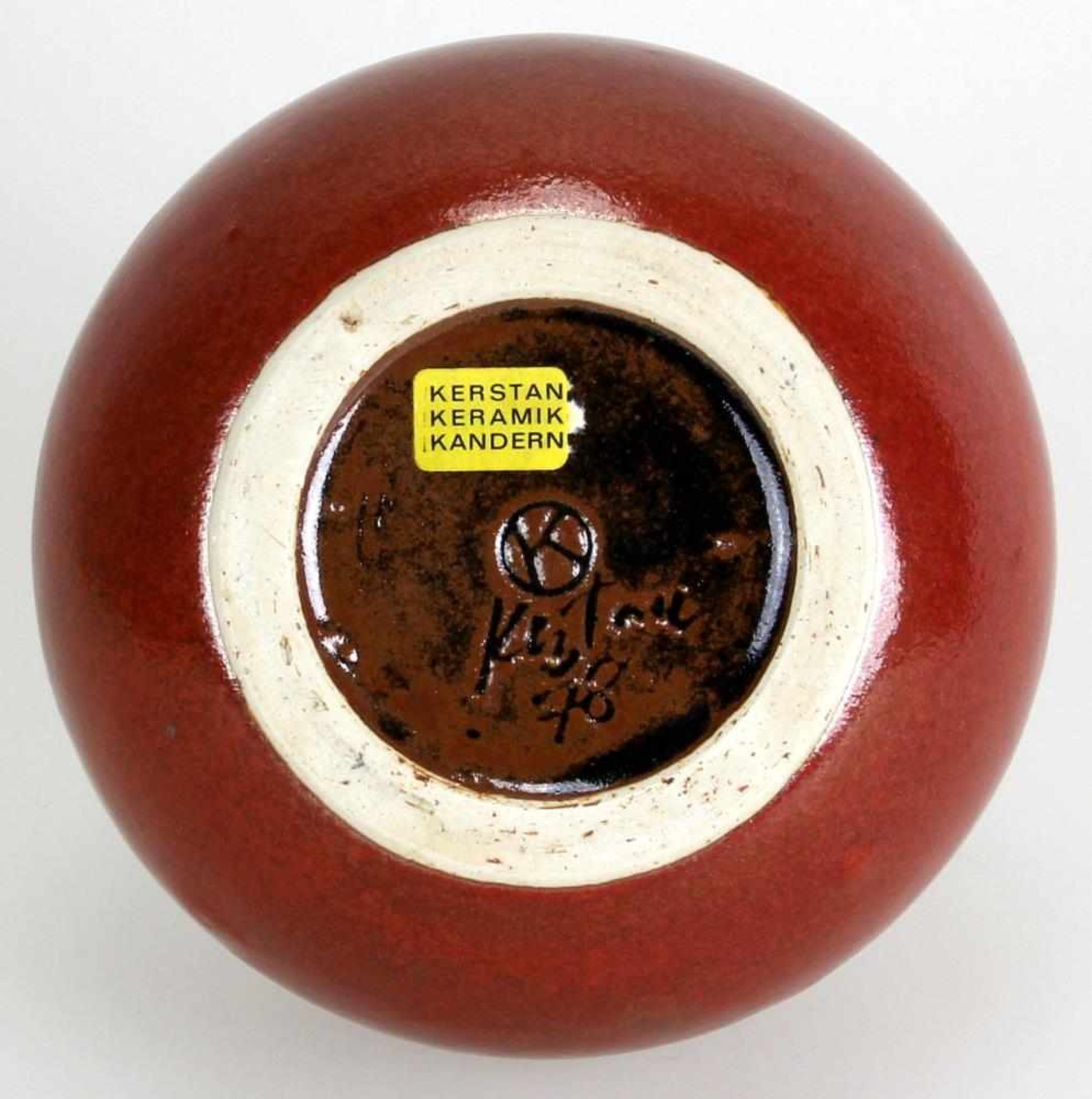 Horst Kerstan 1941 Frankfurt – 2005 Kandern. Vase in Apfelform. Heller Scherben mit rötlich/ - Bild 3 aus 3