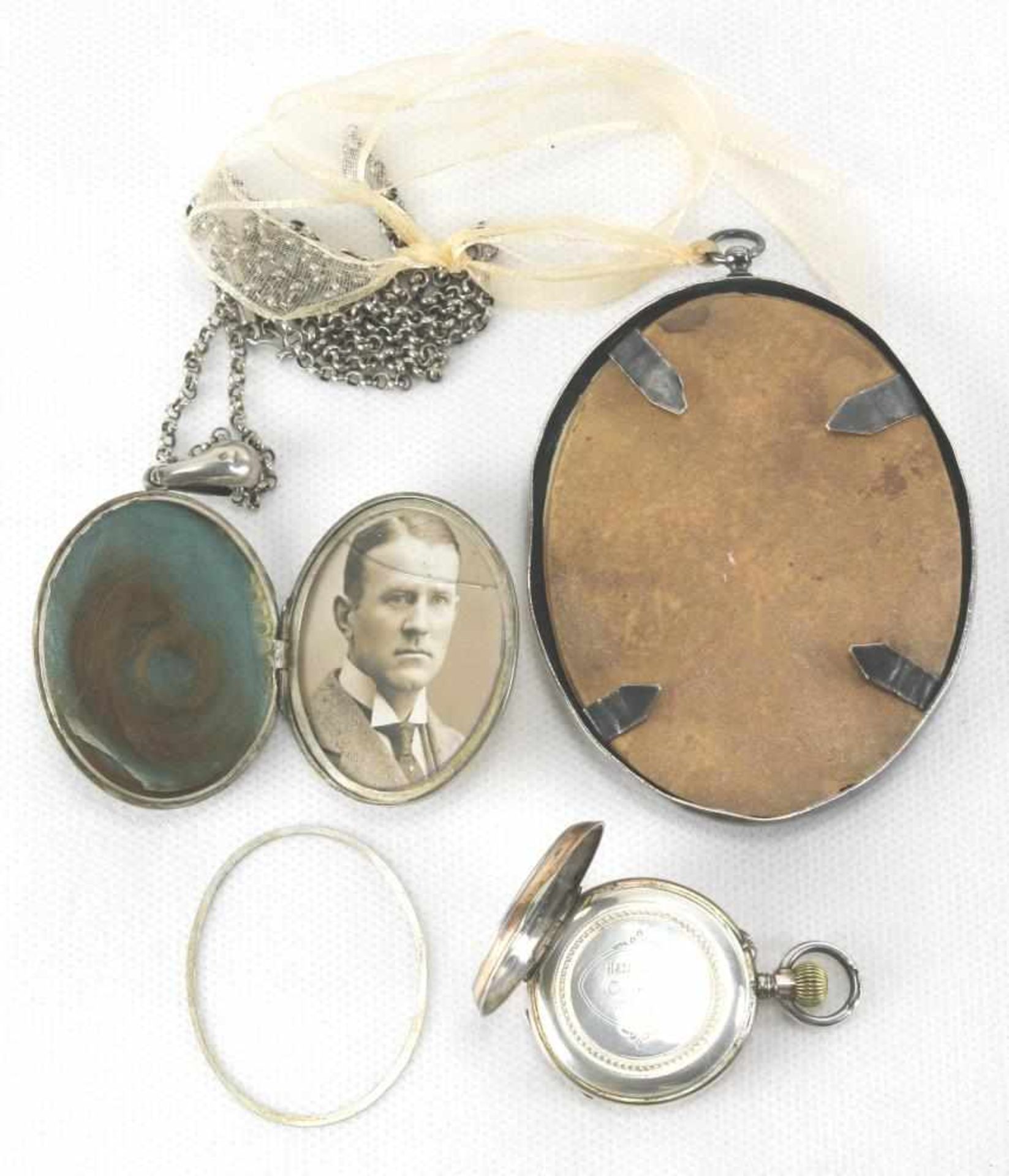 Konvolut diverses. Eine Damentaschenuhr, Silbergehäuse, 1 x Medaillon Silber, England, Birmingham - Bild 2 aus 7