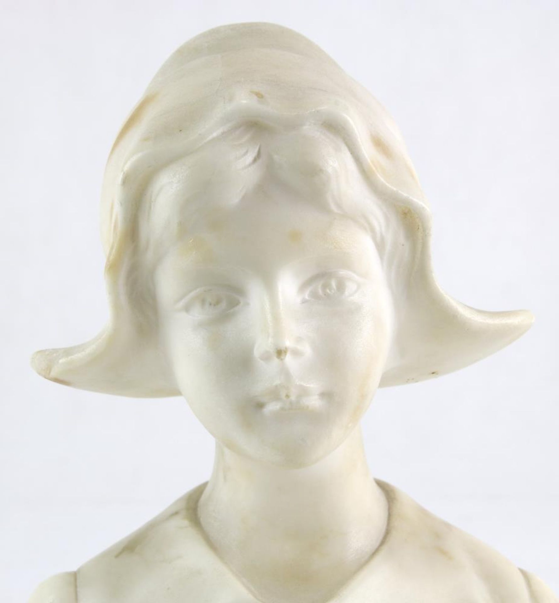 Malaresse, G. Französischer Skulpteur 19. Jahrhundert. Büste einer jungen Frau. Alabaster auf - Bild 3 aus 6