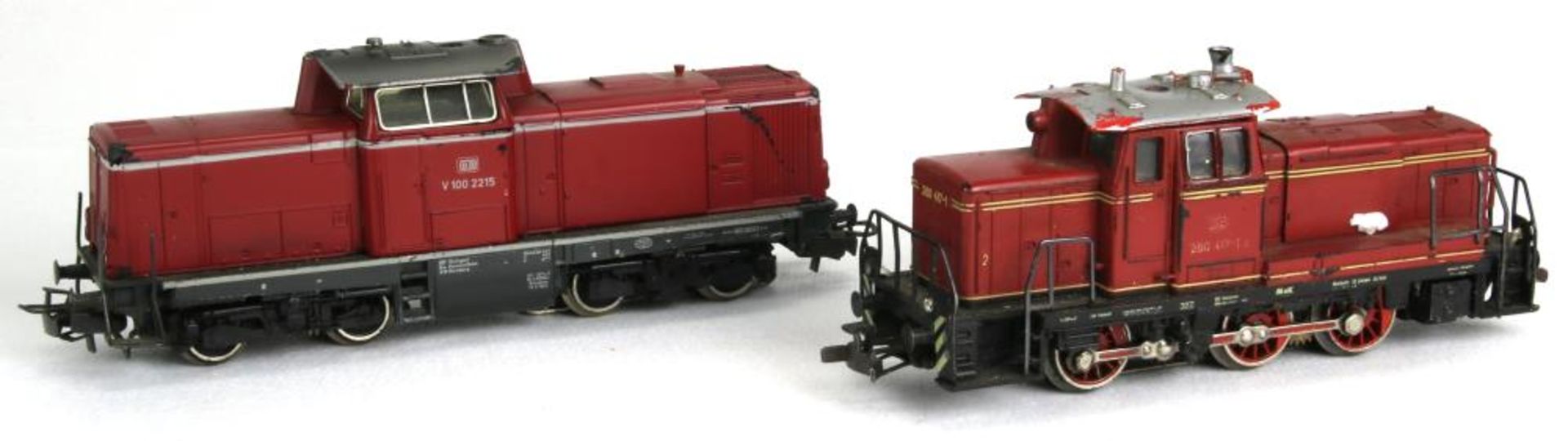 Zwei Diesel-Loks. Märklin H0 3065 (V 100 2215) der DB und 3072 (280 417-1) der DB, beide in OVP. - Bild 2 aus 5