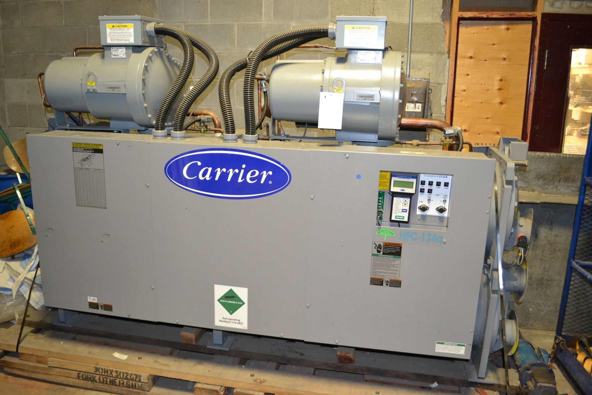 Carrier Chiller, unused, Model 30 / 105 Ton Capacity HXC106RYE161KA 575V/3phase - Image 3 of 18