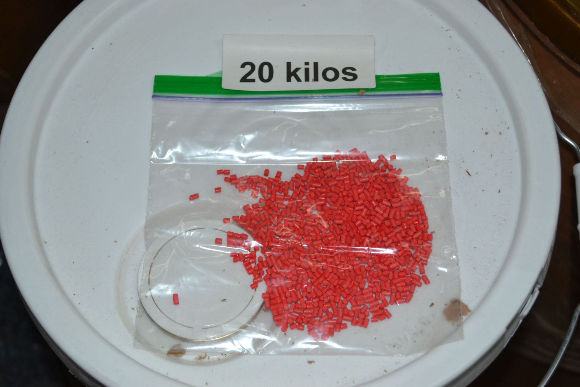 Lot colored resin, Red, Approx 20 KG