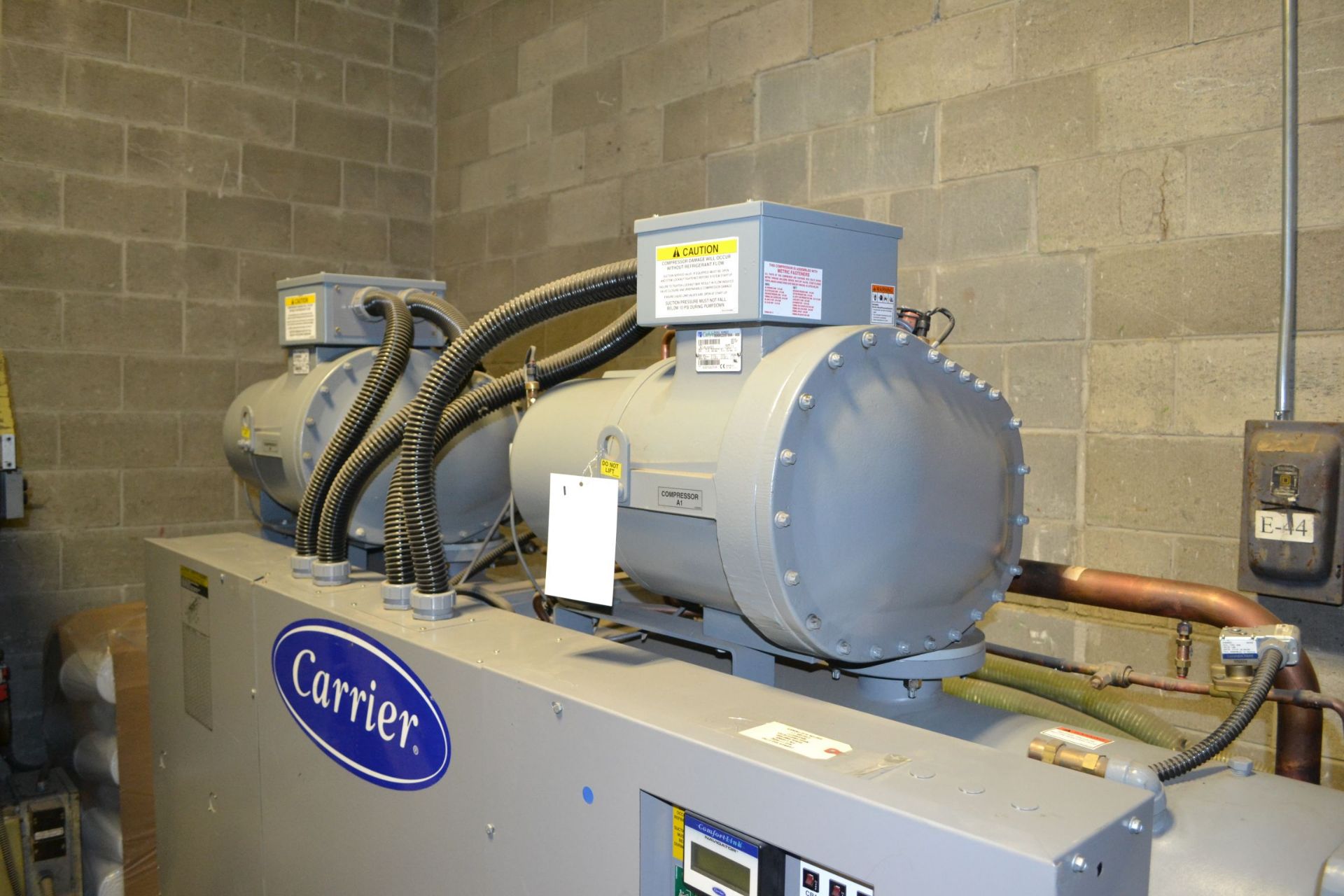 Carrier Chiller, unused, Model 30 / 105 Ton Capacity HXC106RYE161KA 575V/3phase - Image 8 of 18