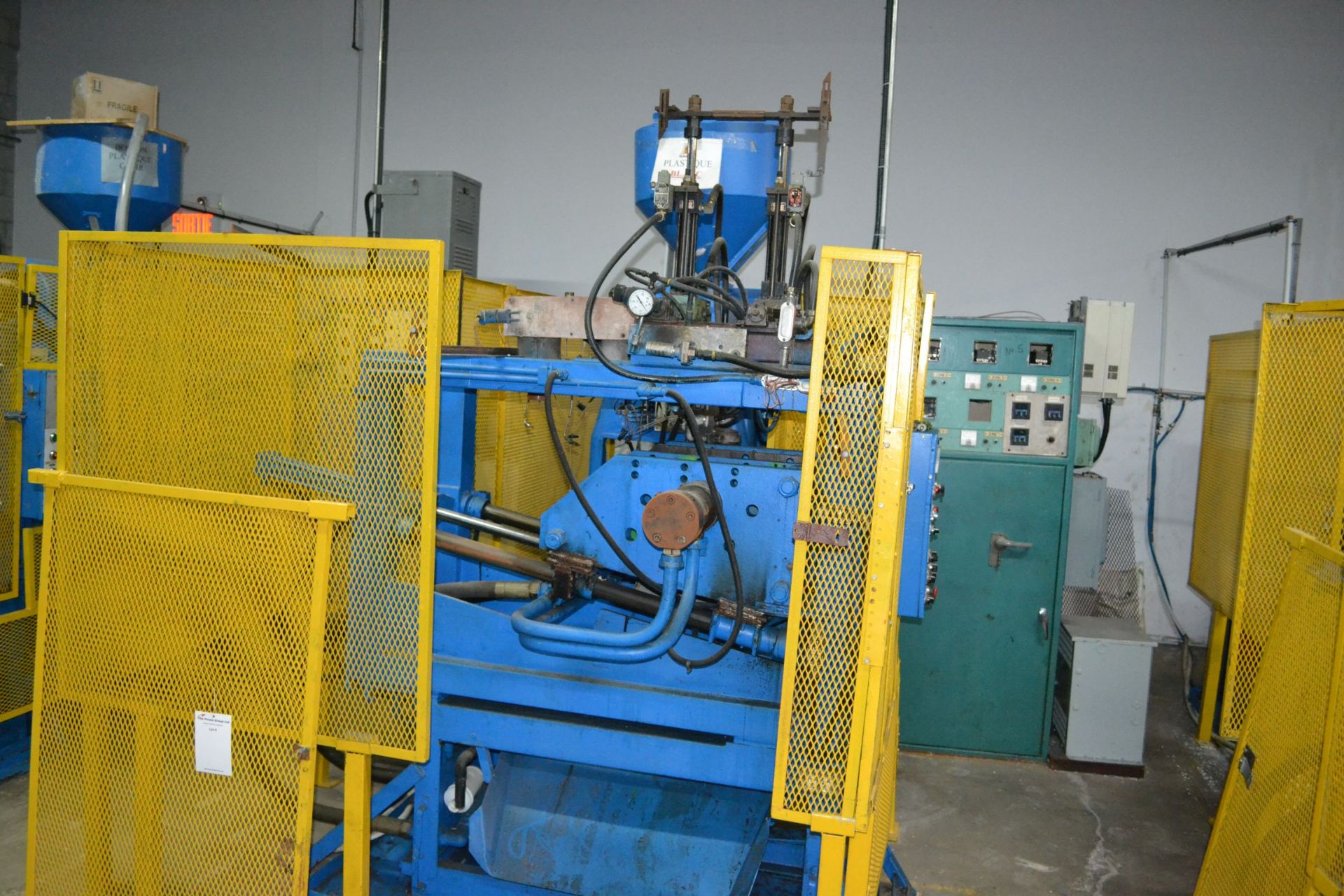 Wylie-Fischer Extrusion Blow Molder