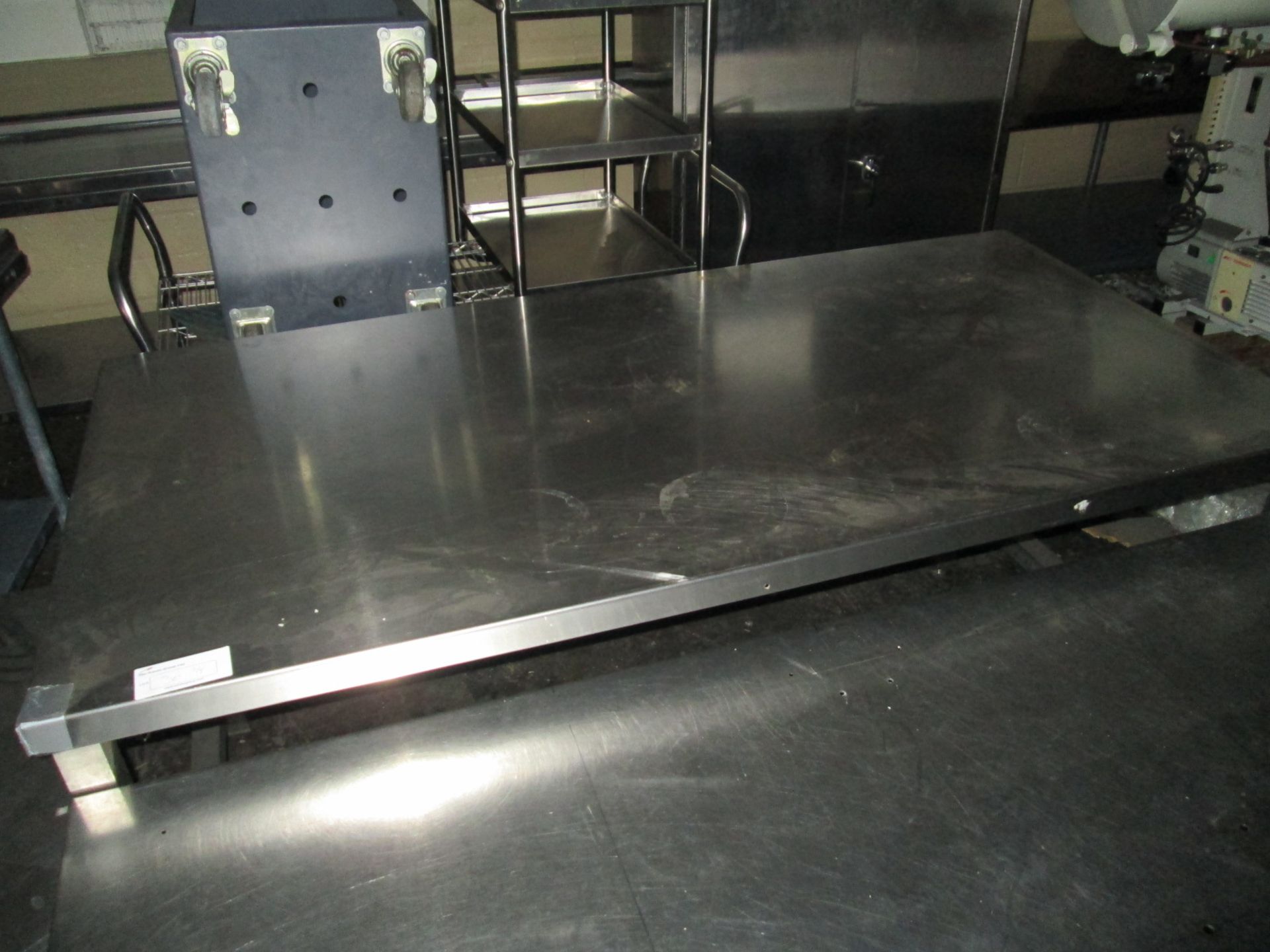 Lot of 5 stainless steel tables: 1x 42" x 72" x 31" high; 1x 36" x 72" x 36" high; 1x 44" x 48" x - Image 3 of 11