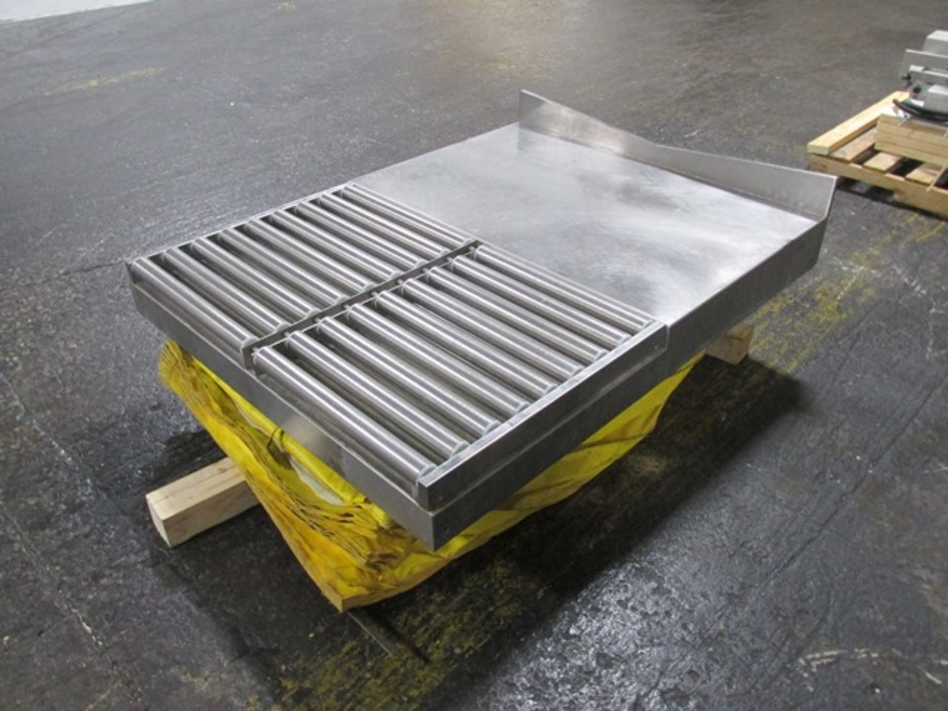 55" x 42" Roller Lift Table, S/S - Image 2 of 2