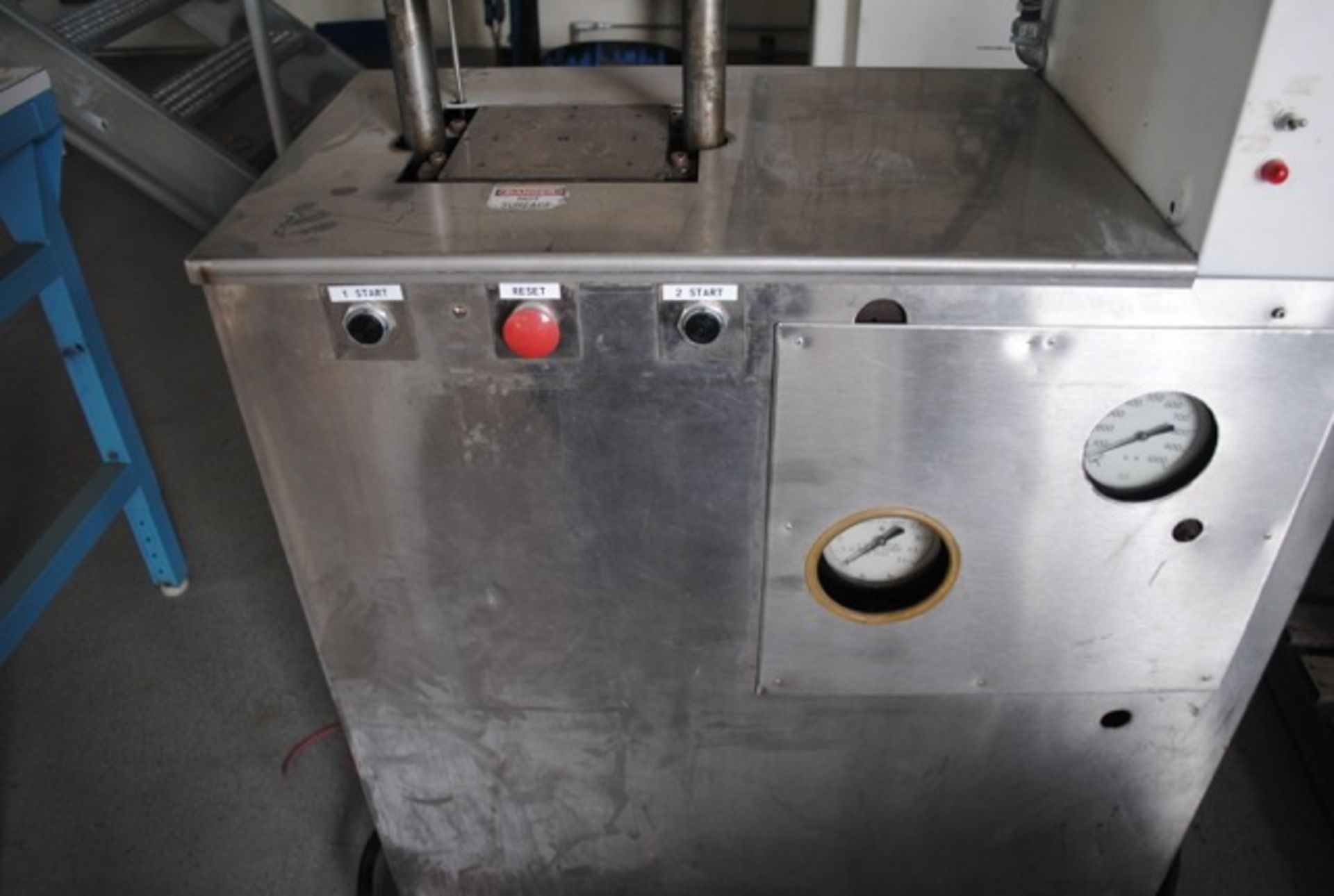 Hydrualic Press with controls - Image 4 of 6