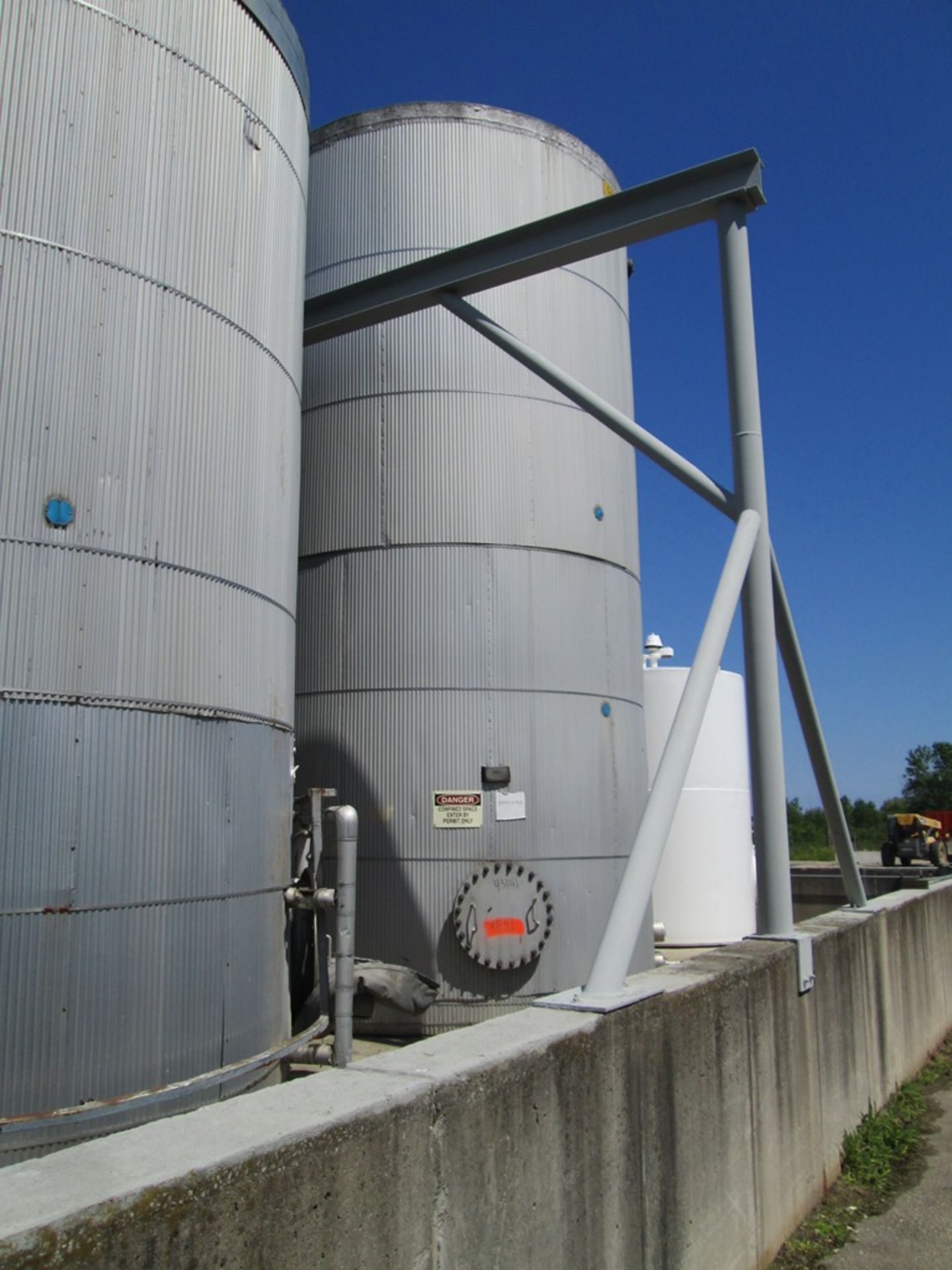 18000 gallon O'Conner storage tank, carbon steel construction, 11'6" diameter x 23'6" straight - Image 2 of 7