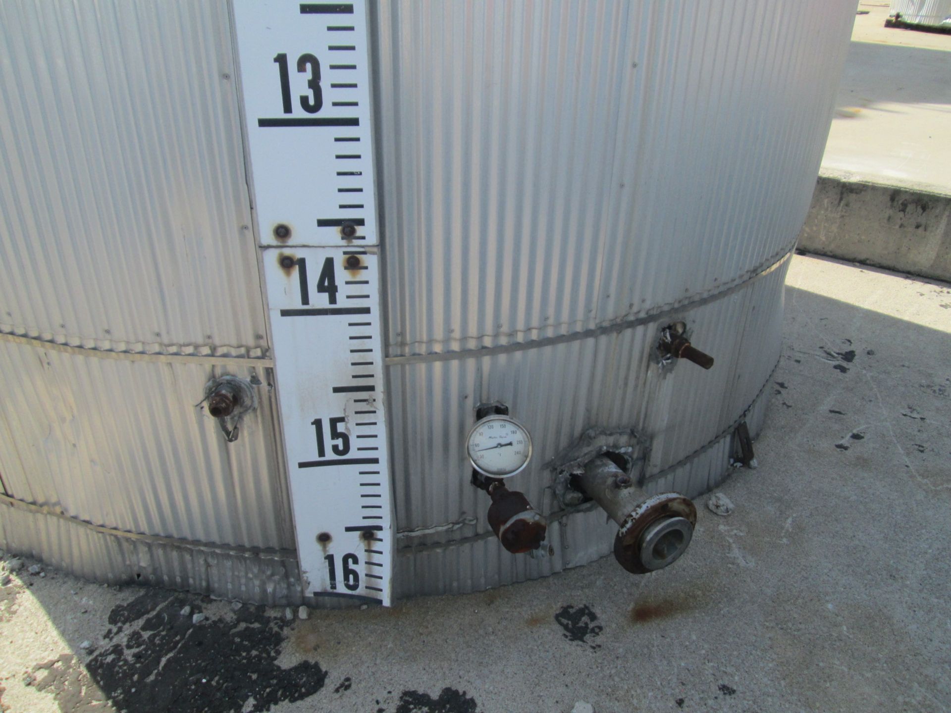 7500 gal O'Conner storage tank, Stainless Steel construction, 9' diameter x 16" straight side, dome - Image 4 of 7