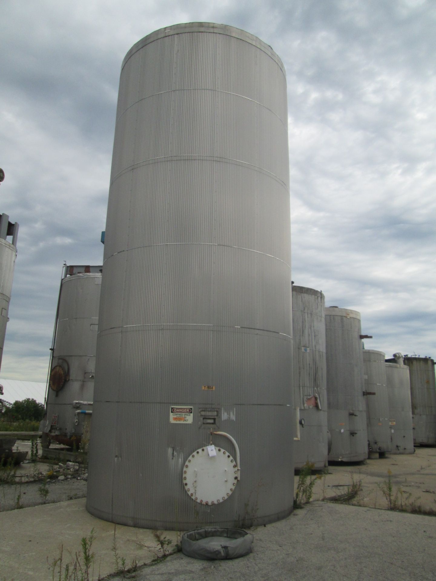 24500 gal O'Conner storage tank, carbon steel construction, 12' diameter x 29' straight side, dome - Image 7 of 10