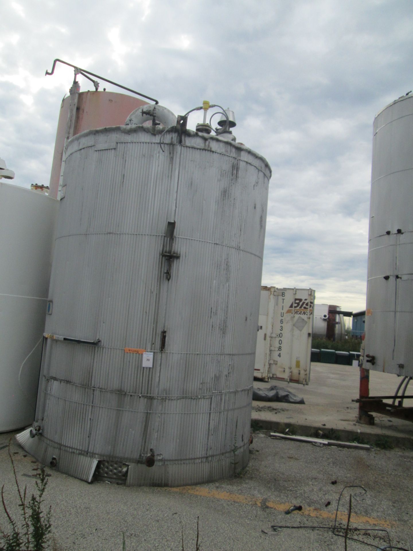 6500 gallon Douglas Brothers tank, Stainless steel construction, dome top, flat bottom, - Image 5 of 5