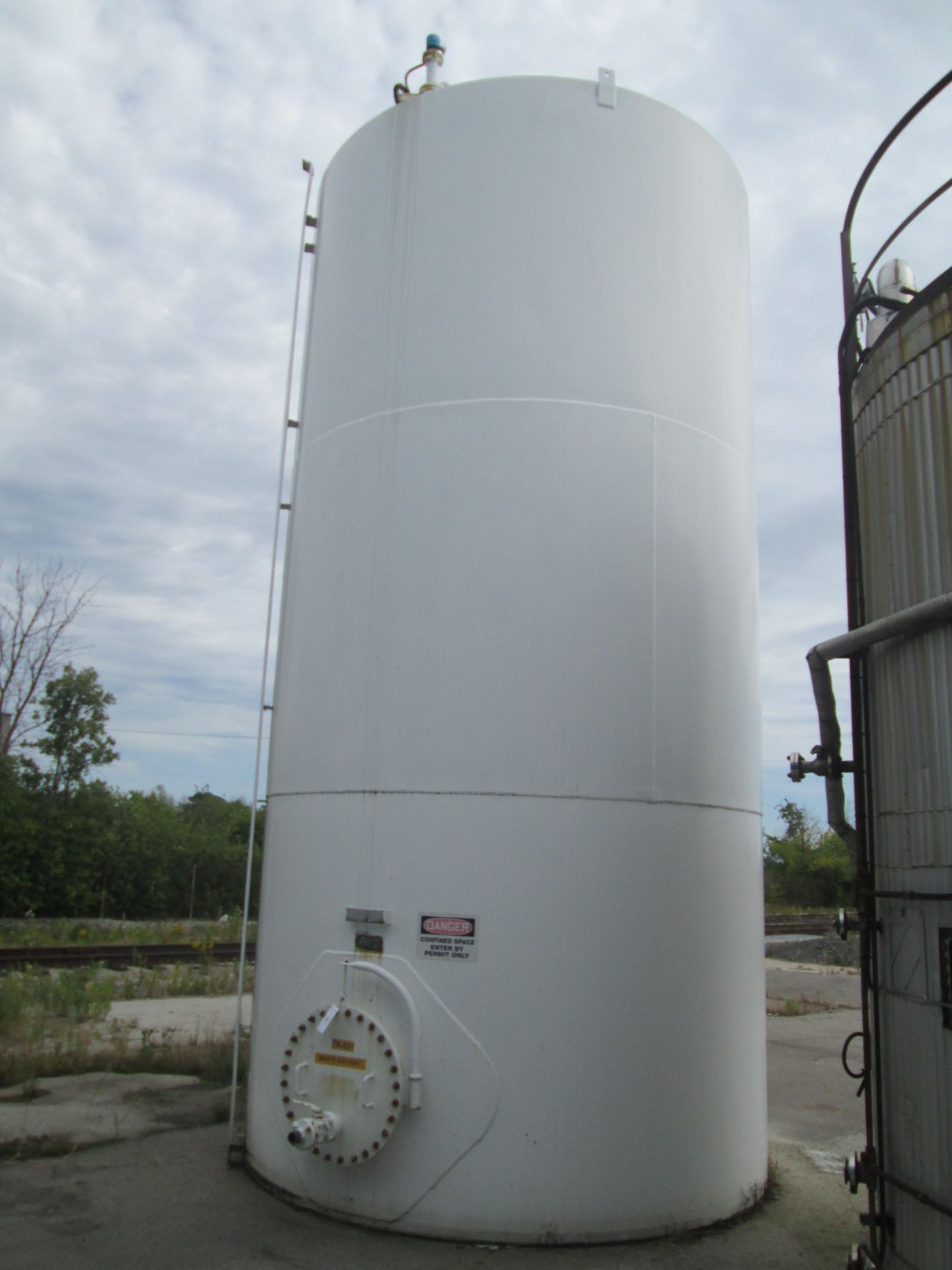 22500 gallon O'Conner storage tank, carbon steel construction, 11'6" diameter x 29' straight side, - Image 5 of 6