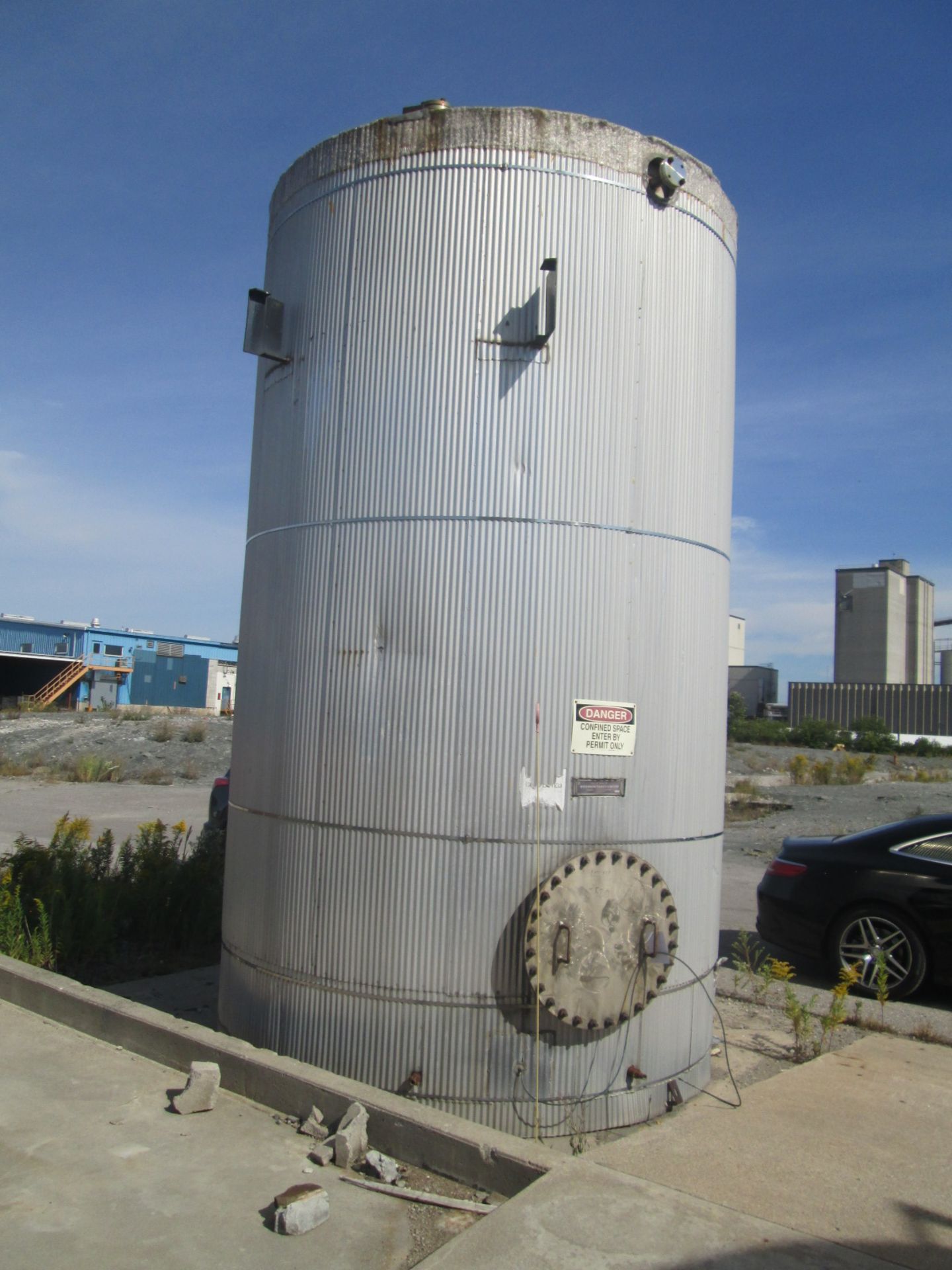 7500 gal O'Conner storage tank, Stainless Steel construction, 9' diameter x 16" straight side, dome