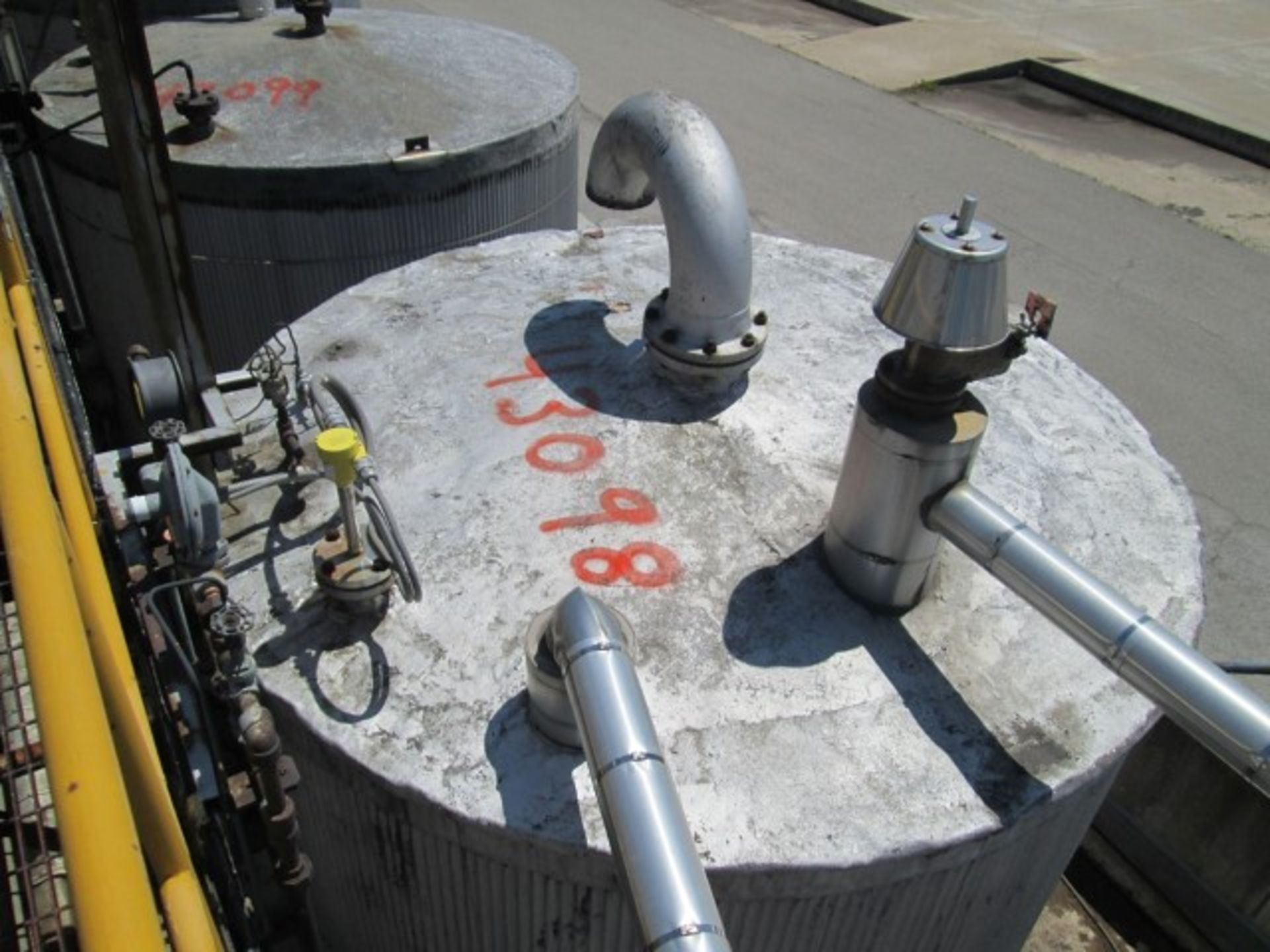 6500 gallon Douglas Brothers tank, Stainless steel construction, dome top, flat bottom, - Image 2 of 5