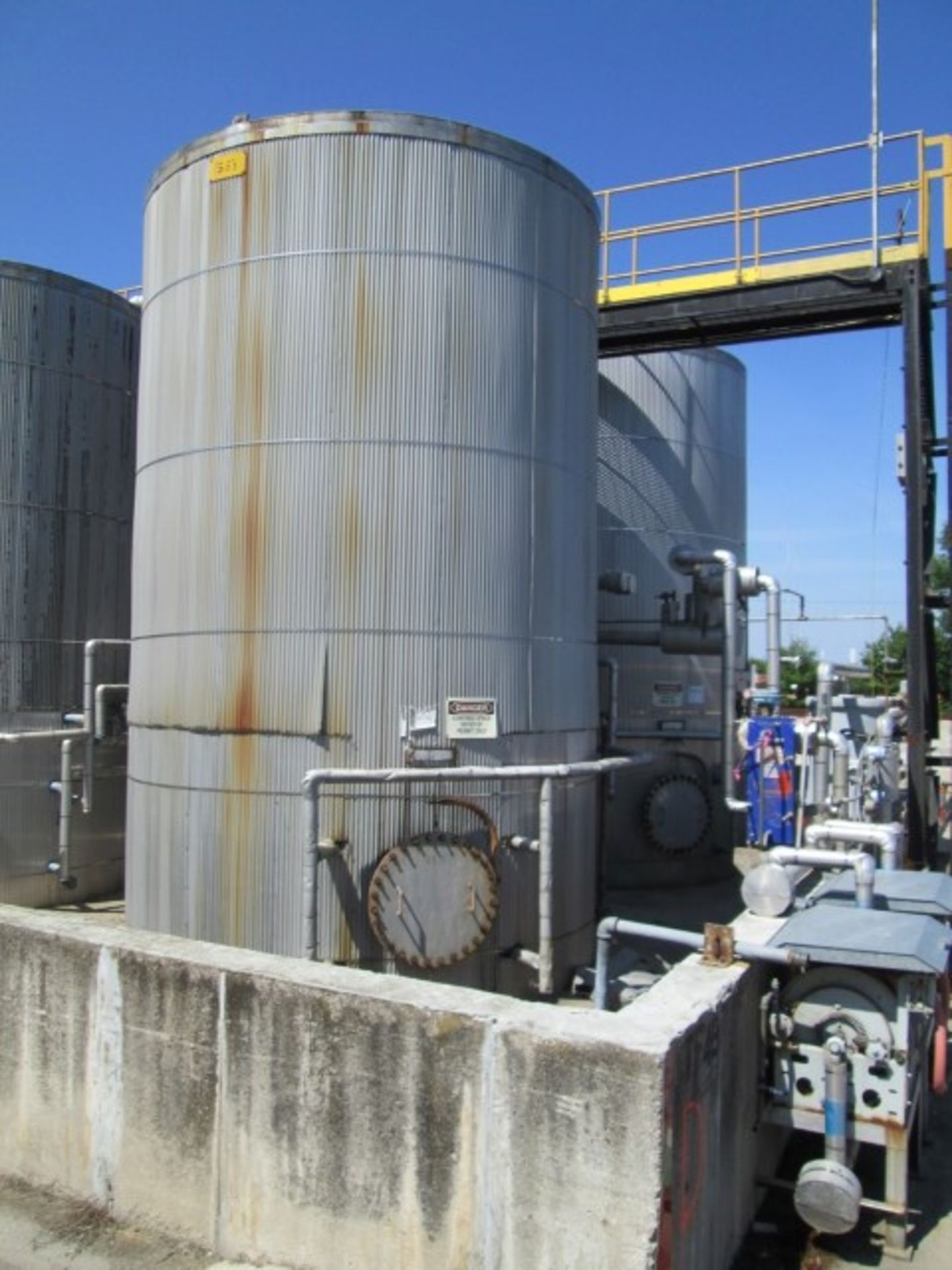 13000 gallon O'Conner storage tank, carbon steel construction, 11' diameter x 18'6" straight side, - Image 3 of 8