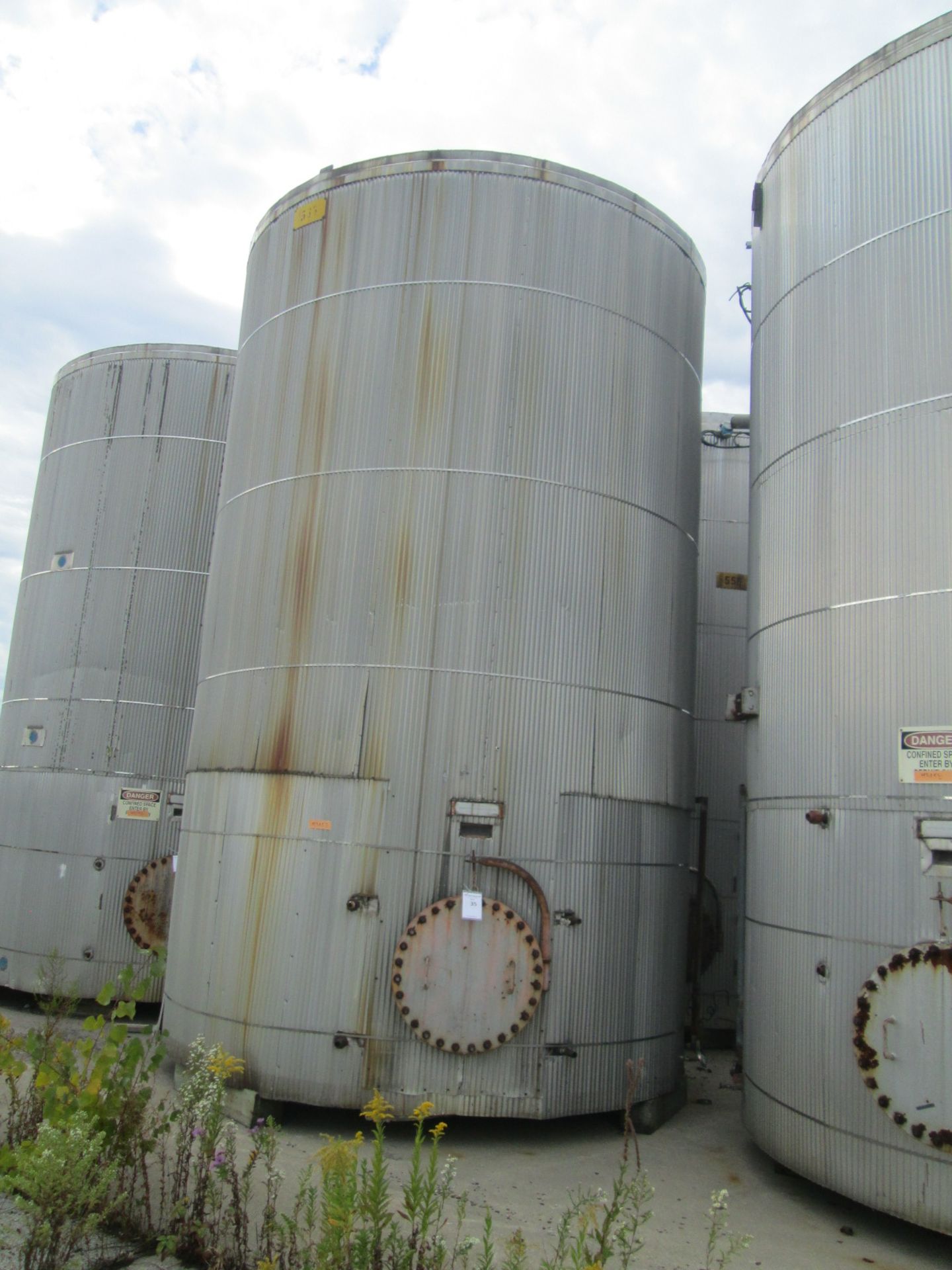 13000 gallon O'Conner storage tank, carbon steel construction, 11' diameter x 18'6" straight side,
