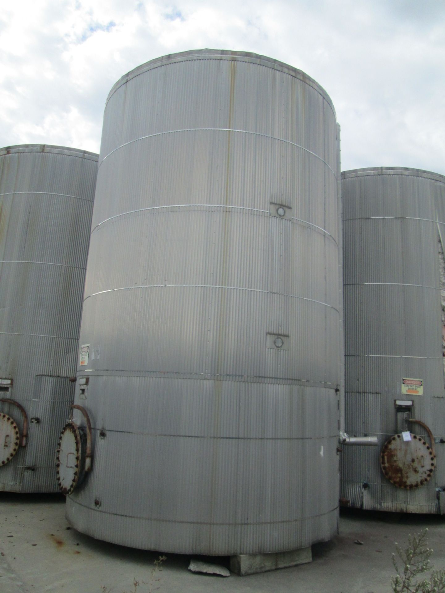 13000 gallon O'Conner storage tank, carbon steel construction, 11' diameter x 18'6" straight side, - Image 7 of 8