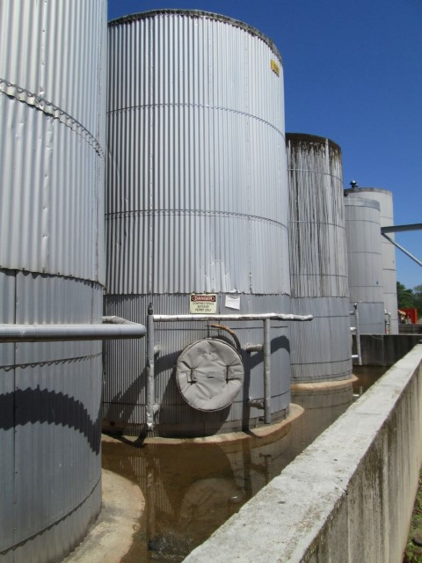 14500 O'Conner storage tank, carbon steel construction, 11'6" diameter x 18'6" straight side, dome - Image 4 of 7