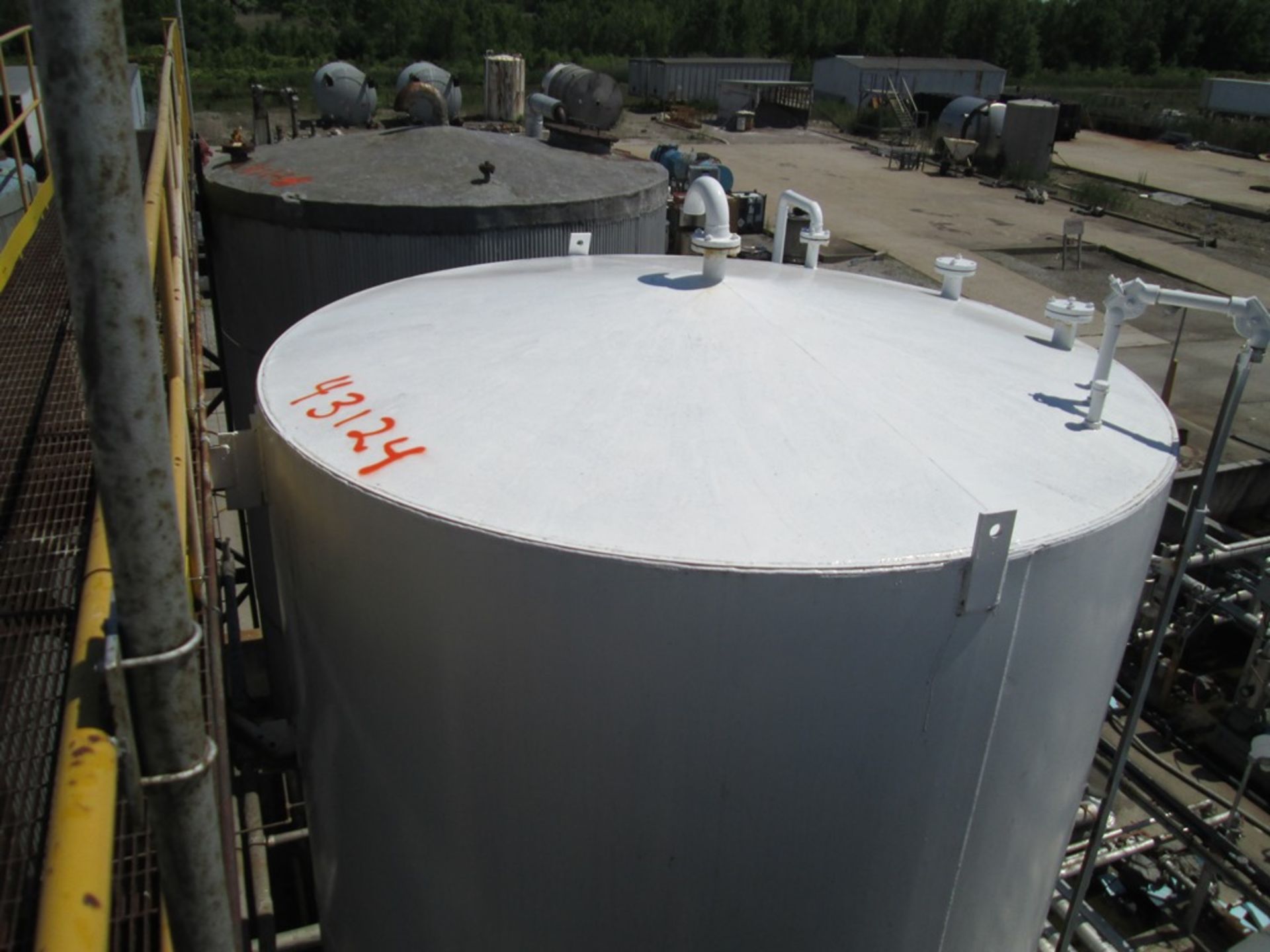 17500 gal O'Conner storage tank, carbon steel construction, 11'6" diameter x 23' straight side, dome - Image 3 of 7