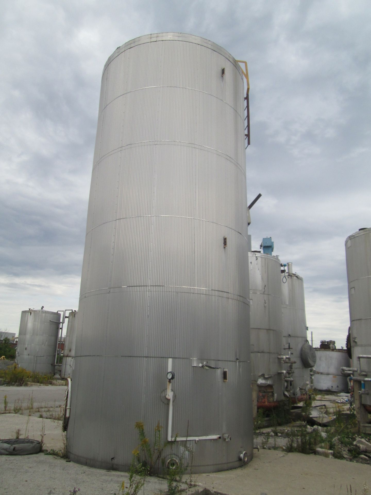 24500 gal O'Conner storage tank, carbon steel construction, 12' diameter x 29' straight side, dome - Image 8 of 10