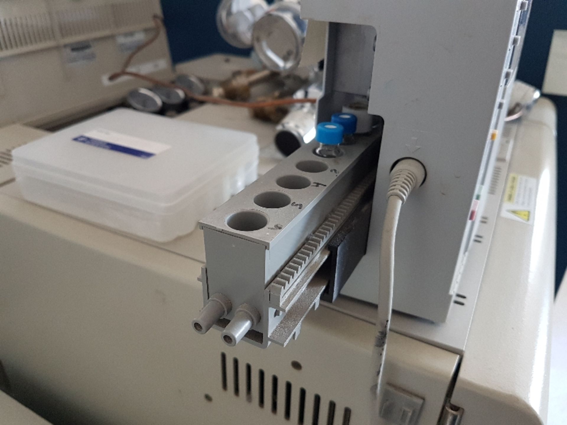 Shimadzu Gas Chromatograph GC-17A - Image 10 of 18