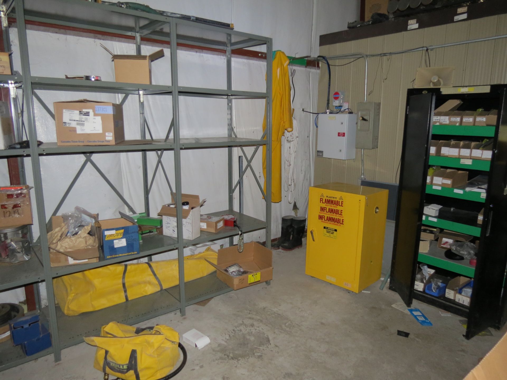 Shop Stores Cage and Contents - Image 3 of 12