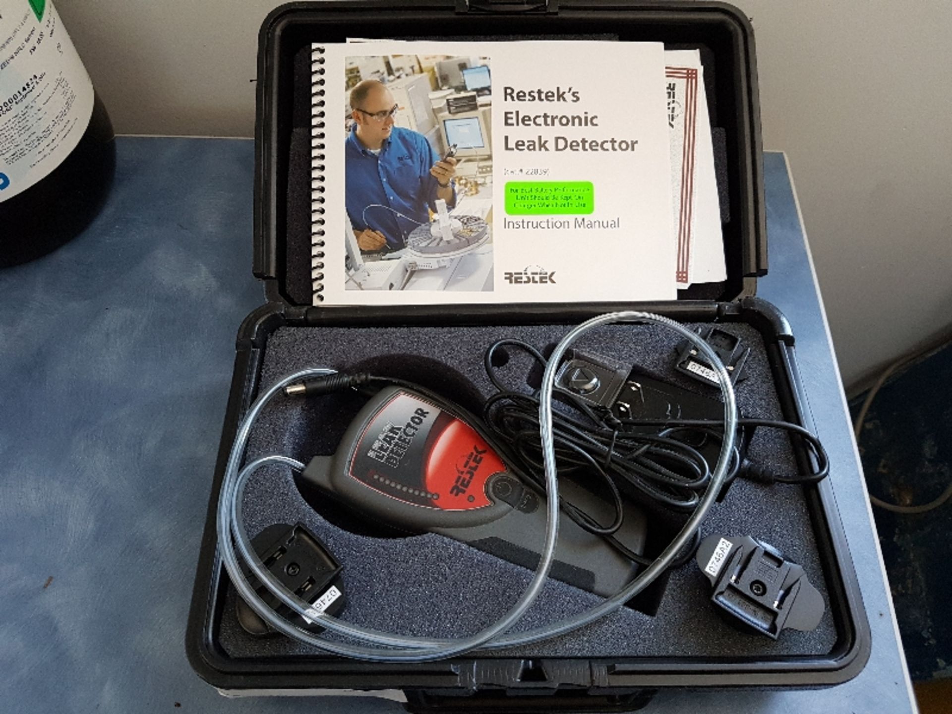 Restek Leak Detector