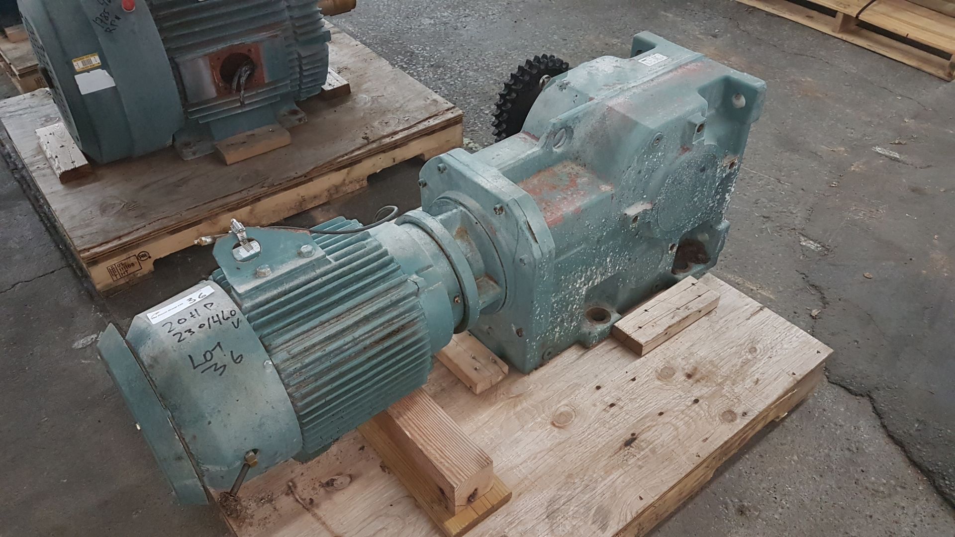 20HP Electric Motor with gearbox, 230/460v equipped with Dodge Quantis Gearbox