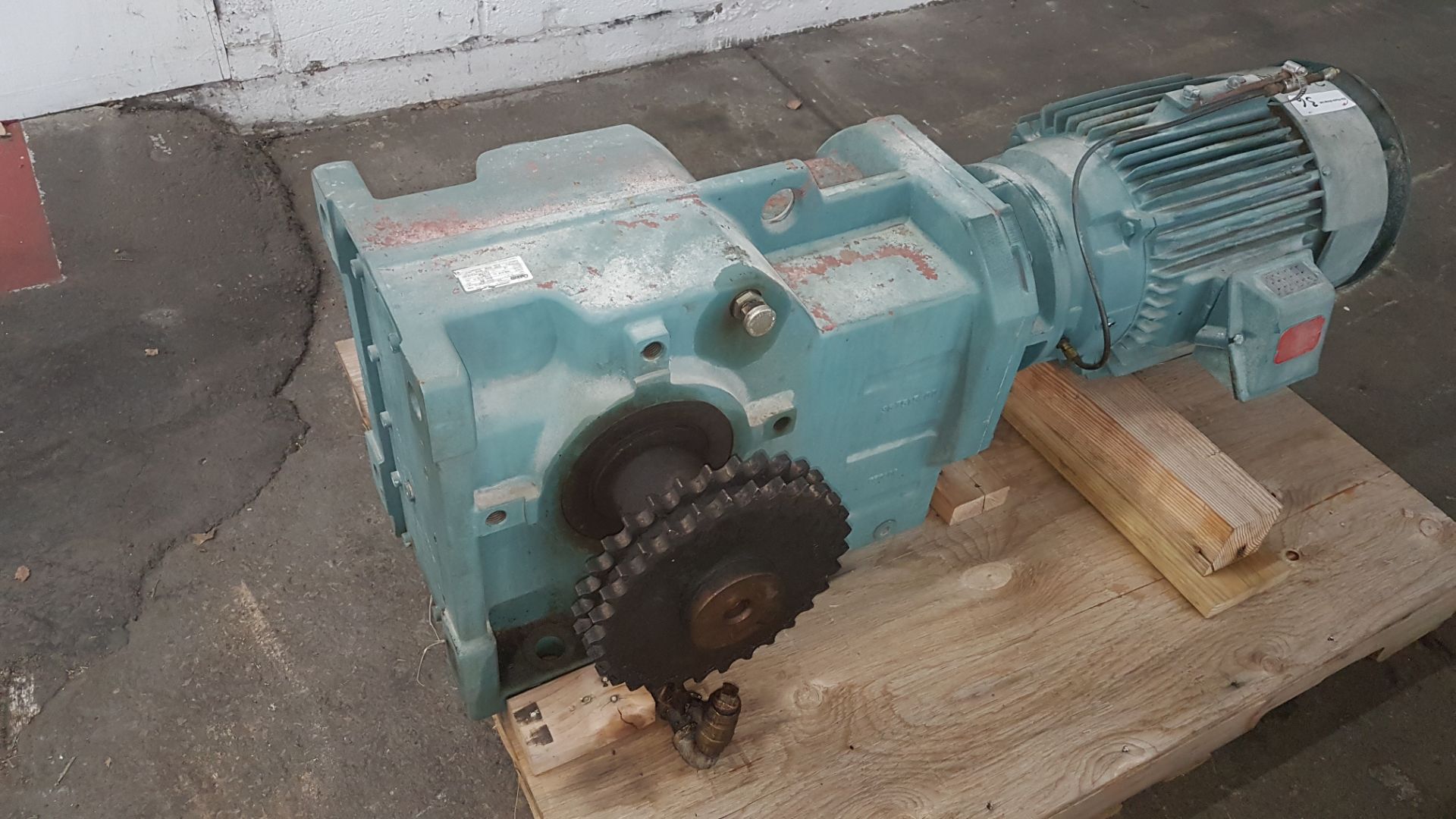 20HP Electric Motor with gearbox, 230/460v equipped with Dodge Quantis Gearbox - Image 4 of 5