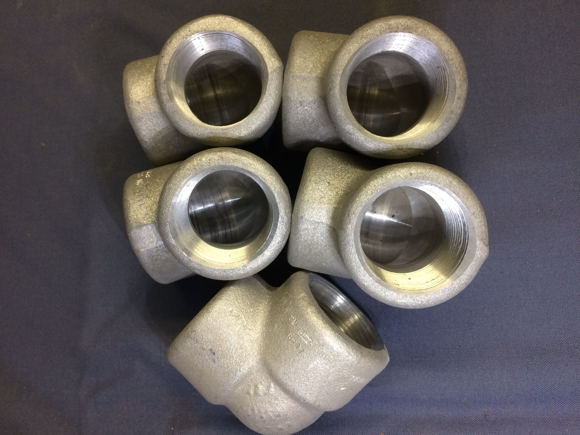 Lot of Cast aluminum pipe fittings - 31 pieces - Image 11 of 16