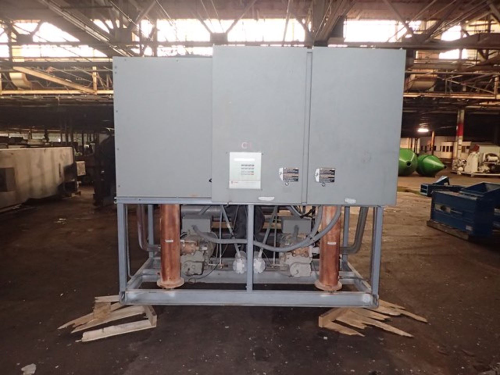 70 Ton Trane Chiller, Air Cooled, with Water Pumps - Image 6 of 14