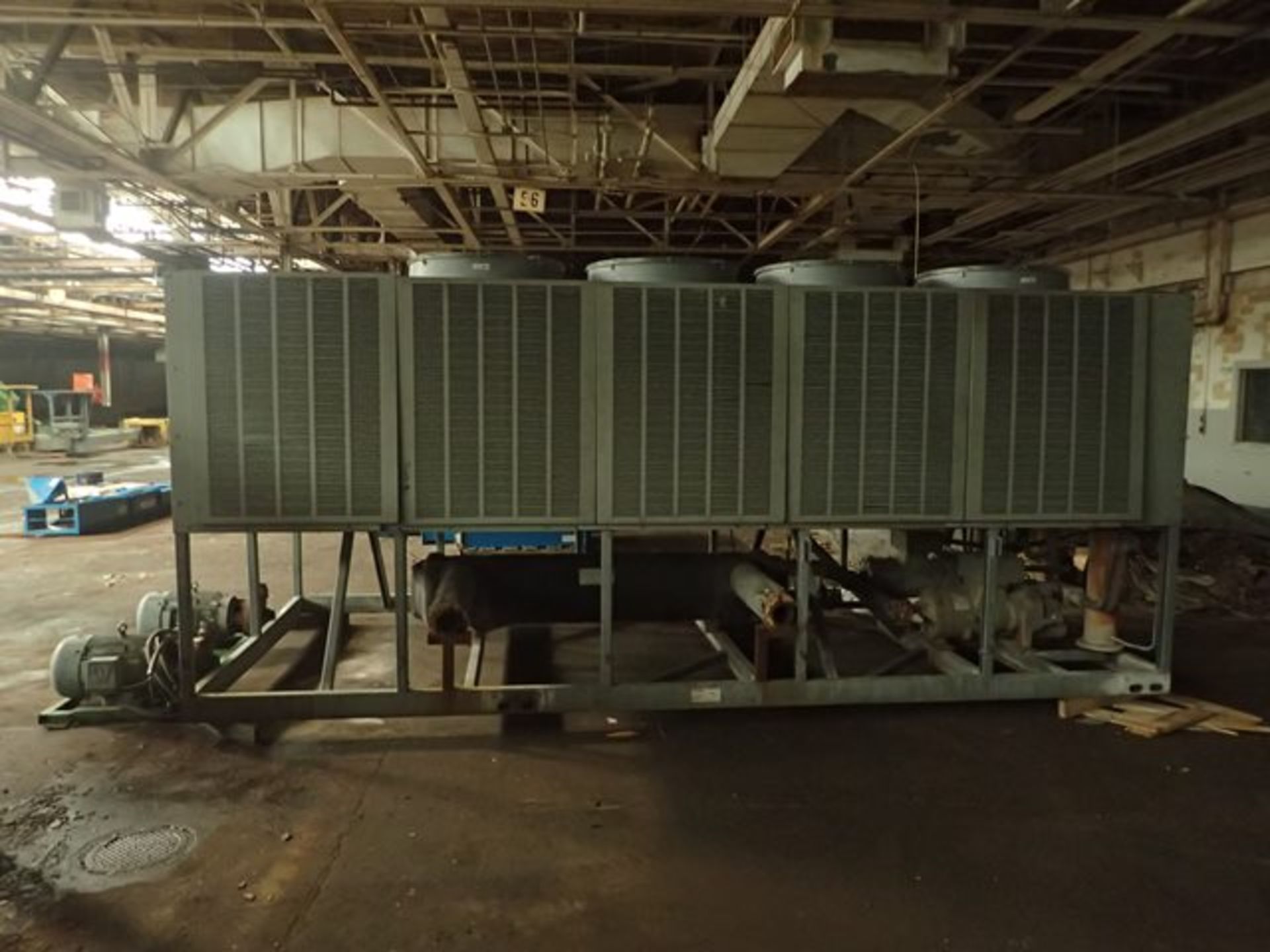 70 Ton Trane Chiller, Air Cooled, with Water Pumps - Image 5 of 14