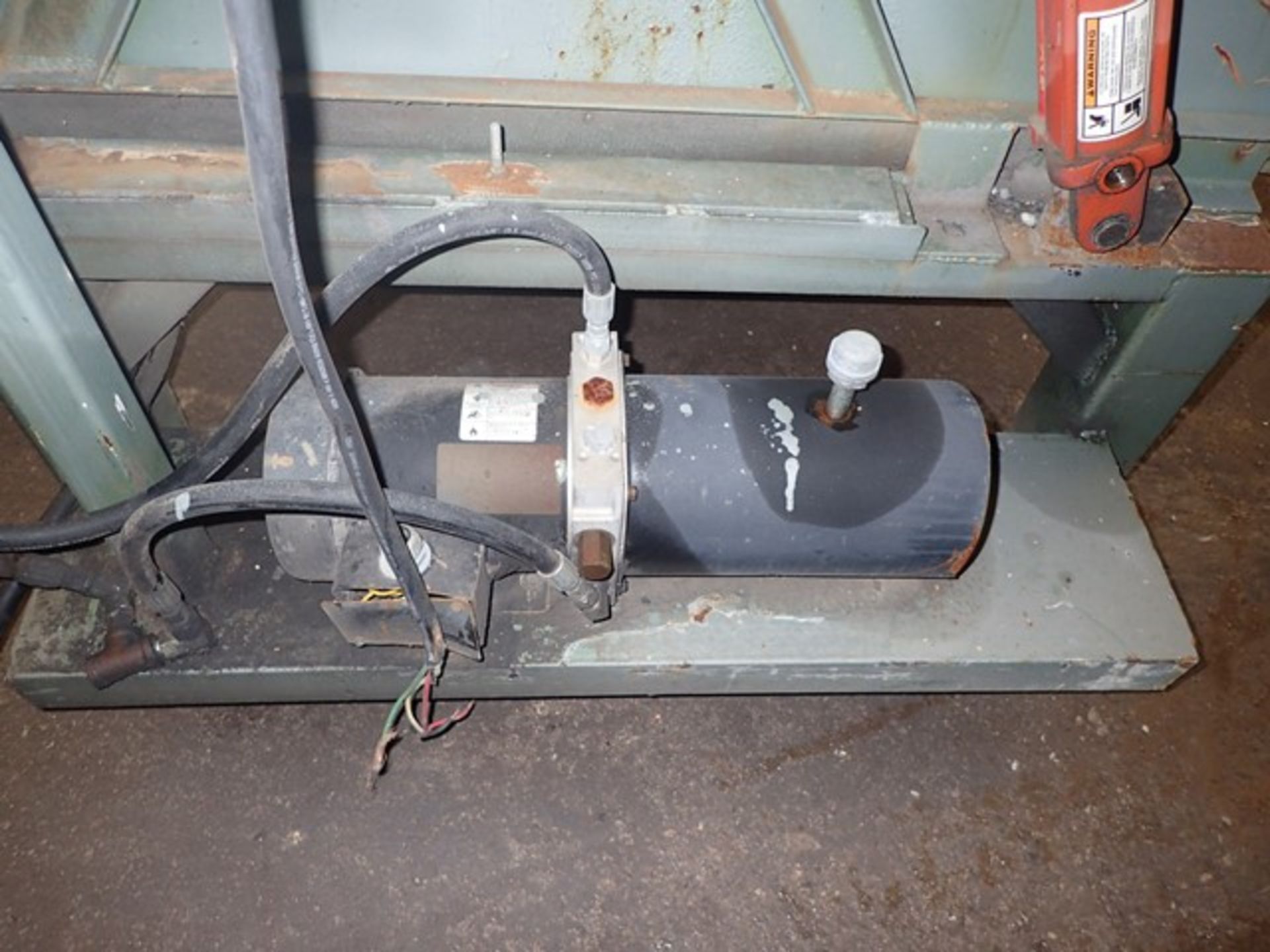 Hydraulic Box Dumper, Carbon Steel Construction - Image 5 of 5