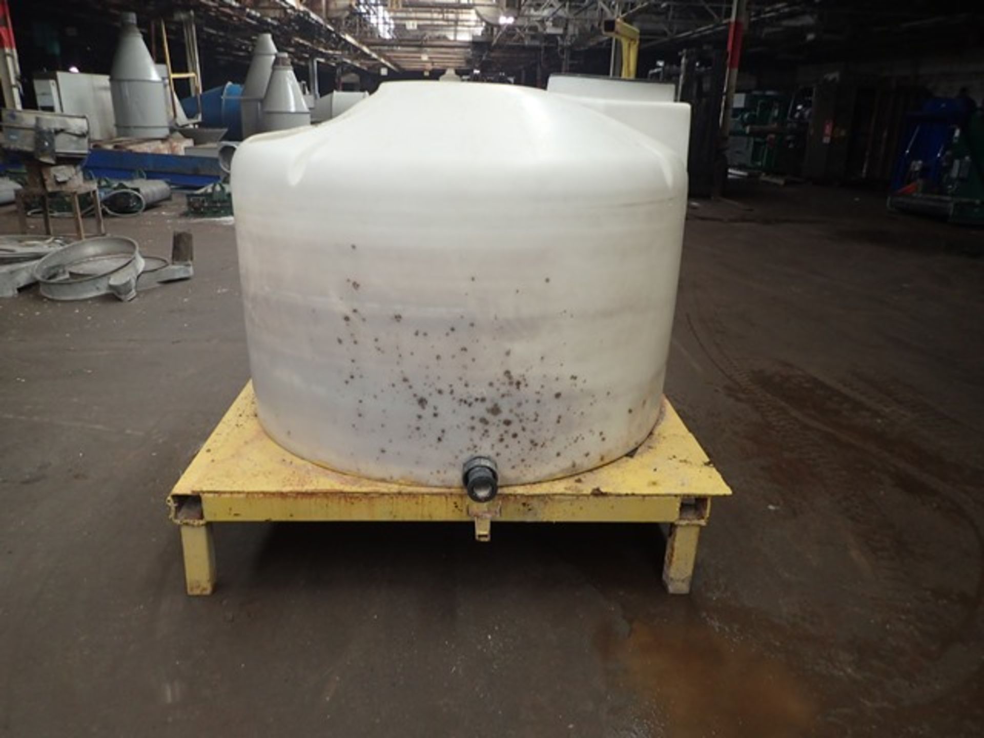 500 Gal Plastic Tank - Image 3 of 5