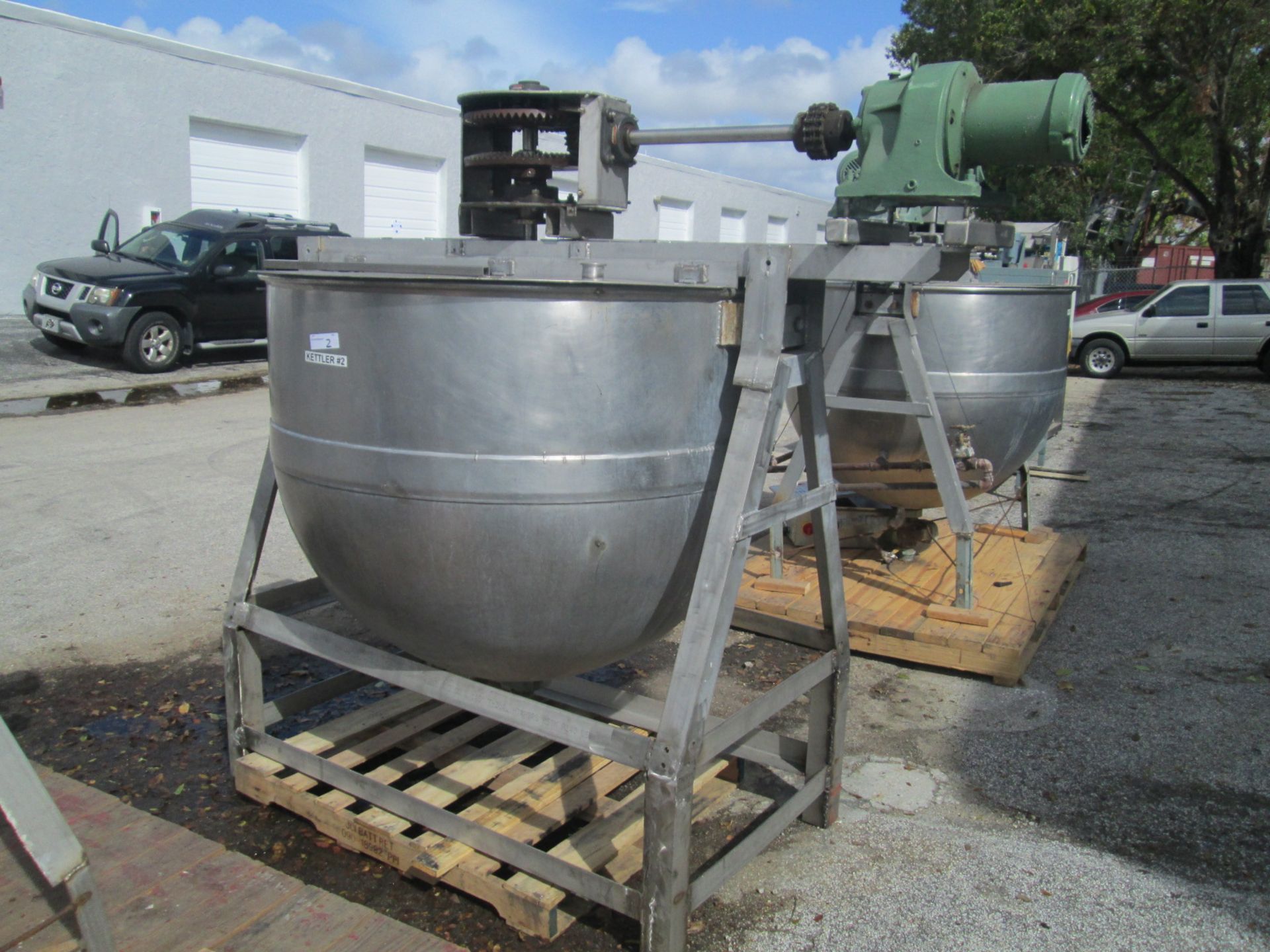 300 Gallon Lee Industries Stainless Steel Hemispherical Kettle, Jacketed on Bottom half with 2-1/ - Image 3 of 29
