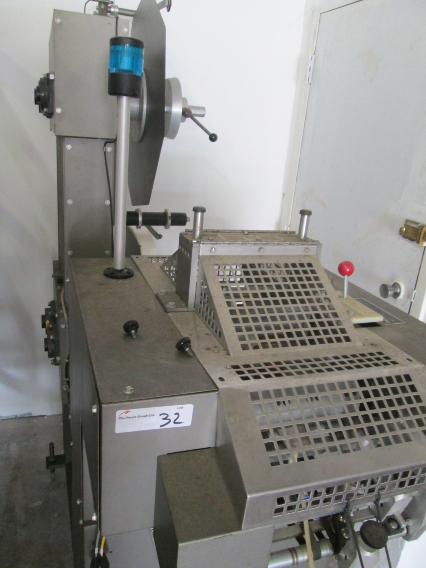 Sig Doboy Card Sheeter Model:UG For "U" Shape board feeding of cards to horizontal wrappers, - Image 8 of 23