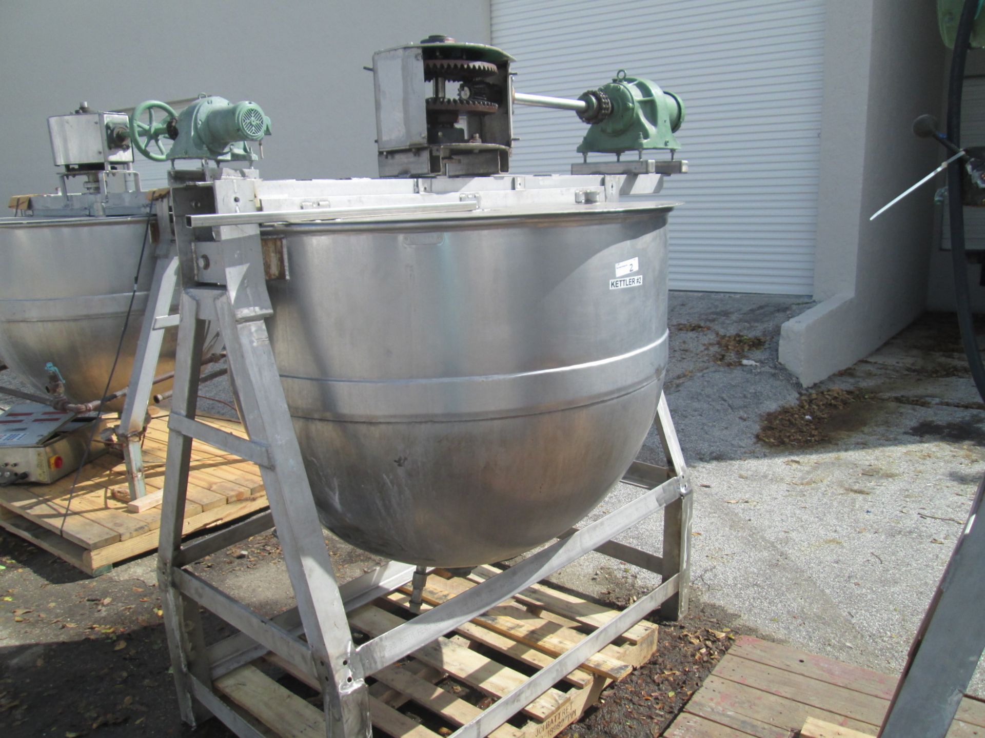 300 Gallon Lee Industries Stainless Steel Hemispherical Kettle, Jacketed on Bottom half with 2-1/