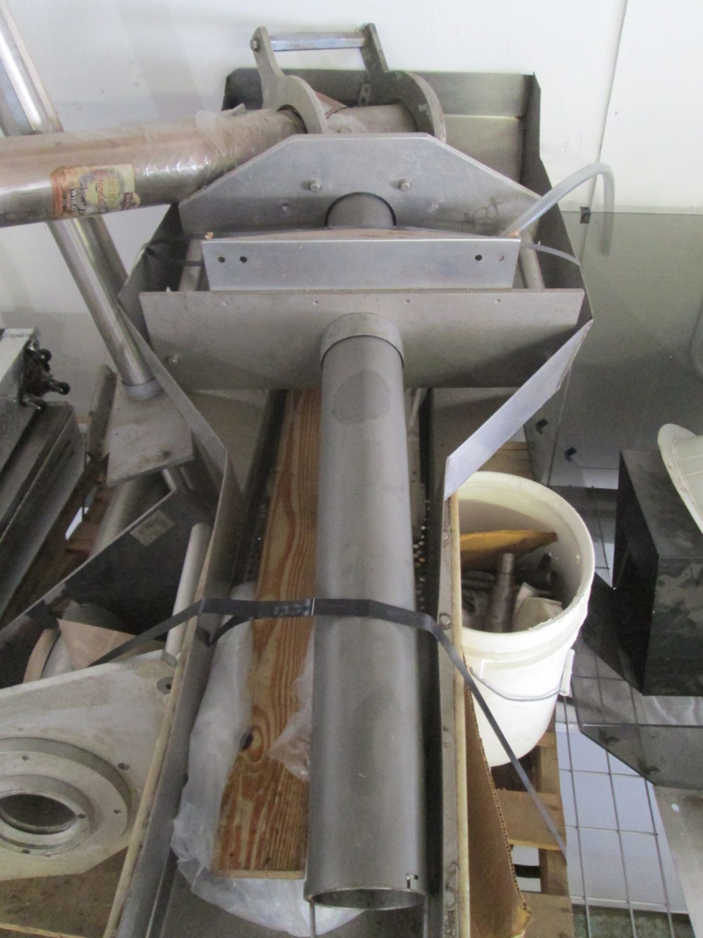 Vertical Form Fill and Seal Machine, equipped with 11" wide sealing Jaws and 11" Film pulling - Image 23 of 23