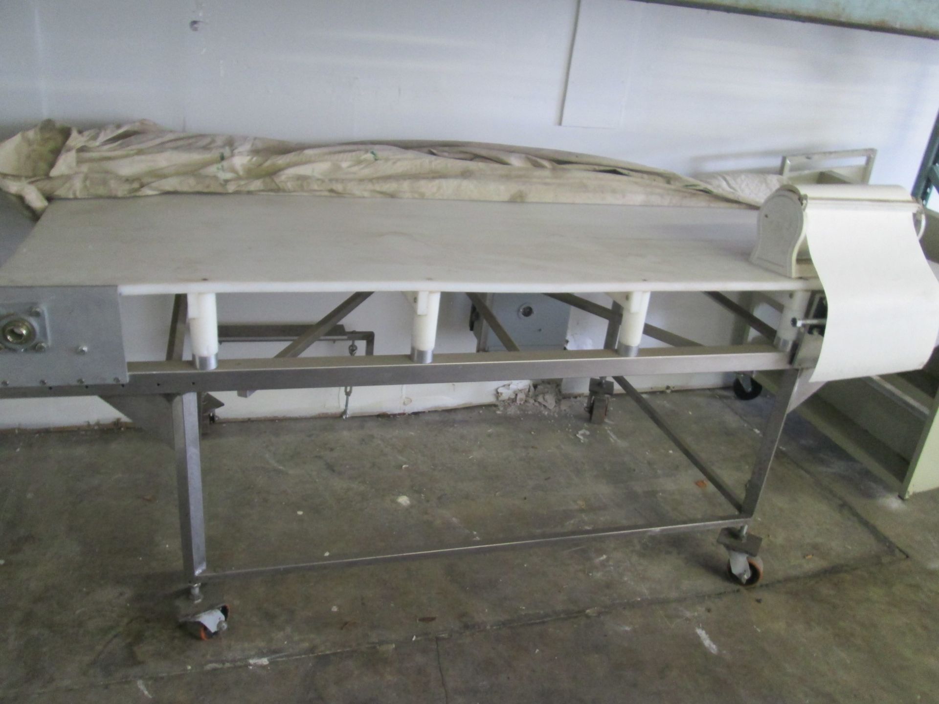 Stainless Steel Cut and Prep table, 40" x 100", food grade High Density PE tabletop, rollaway - Image 2 of 8