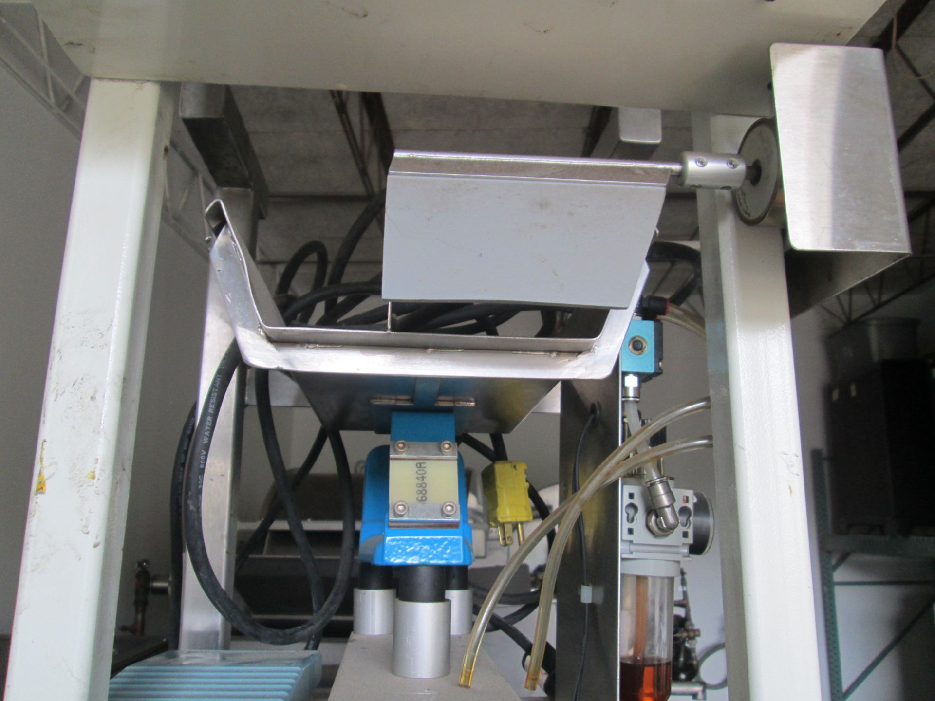 Weighpack Systems Vertical Form Fill Seal Machine with Linear Scale Feeder. Model Vertek 750, Serial - Image 7 of 27